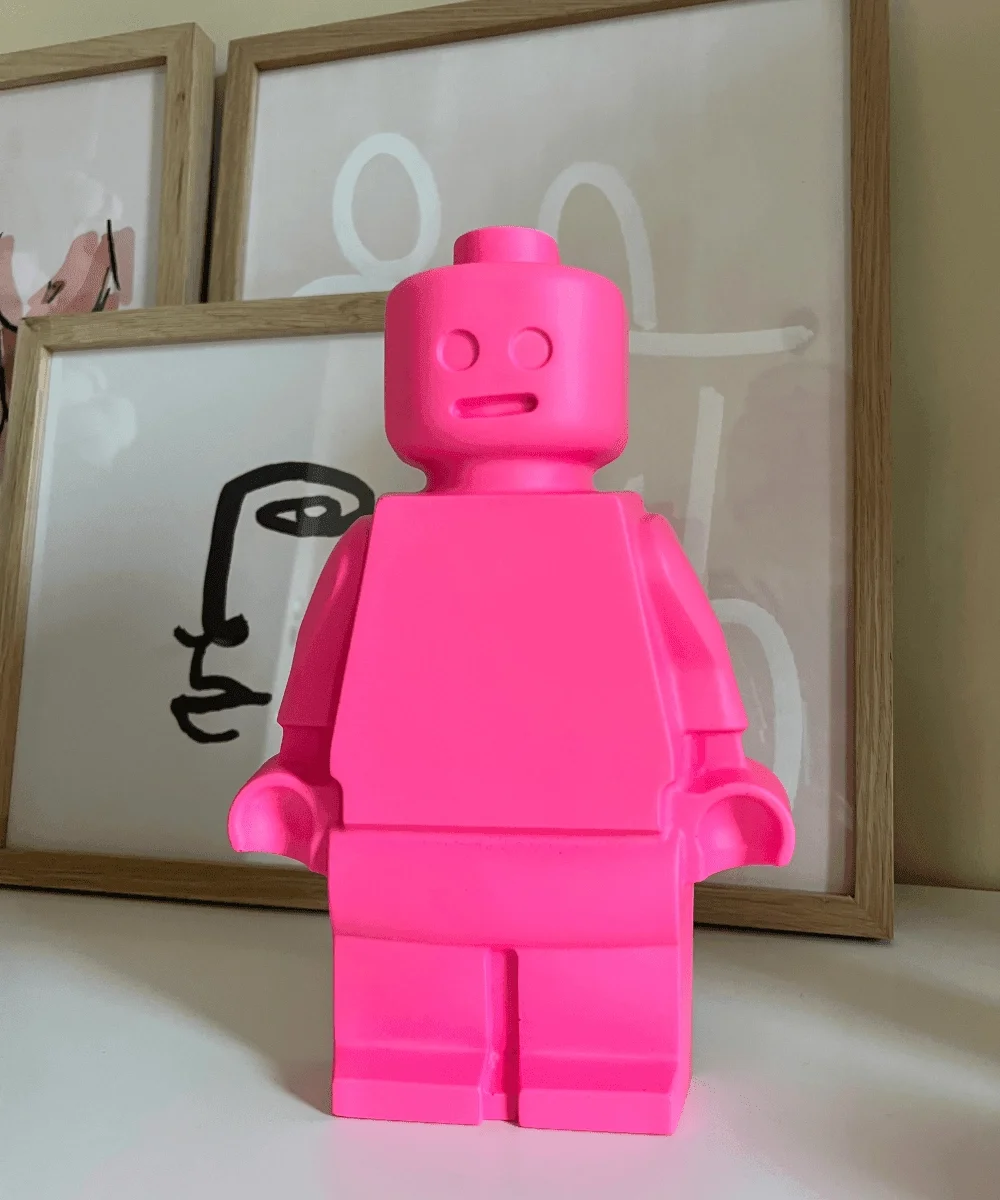 Figurine Lego, rose néon