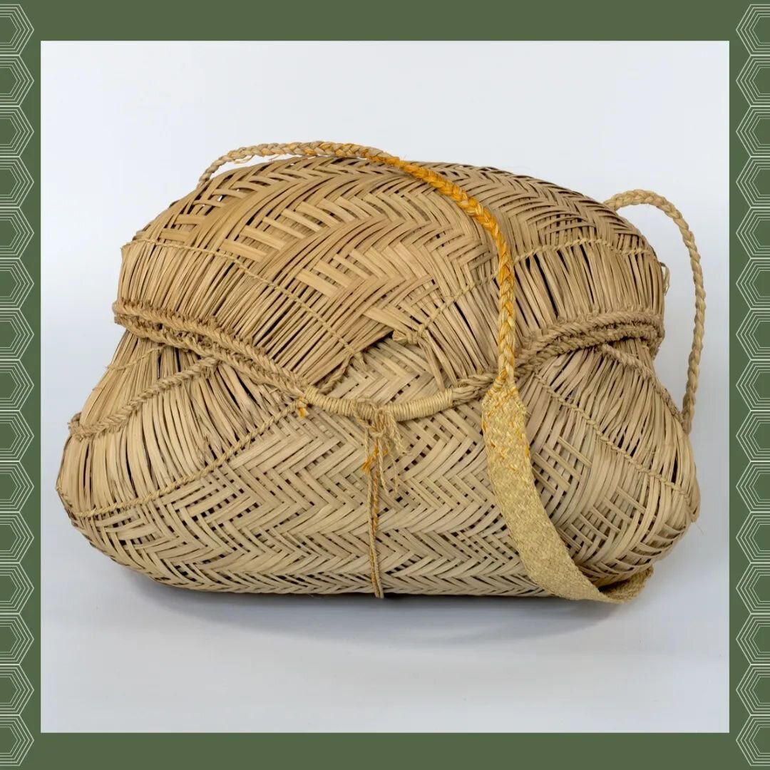 Abamare Baquite Basket Xavante

These unique baskets are made with the stalk of the Buriti (Mauritia flexuosa) tree.

Before harvesting the natural material to produce them, the indigenous people must first hear the call from the forest that comes in
