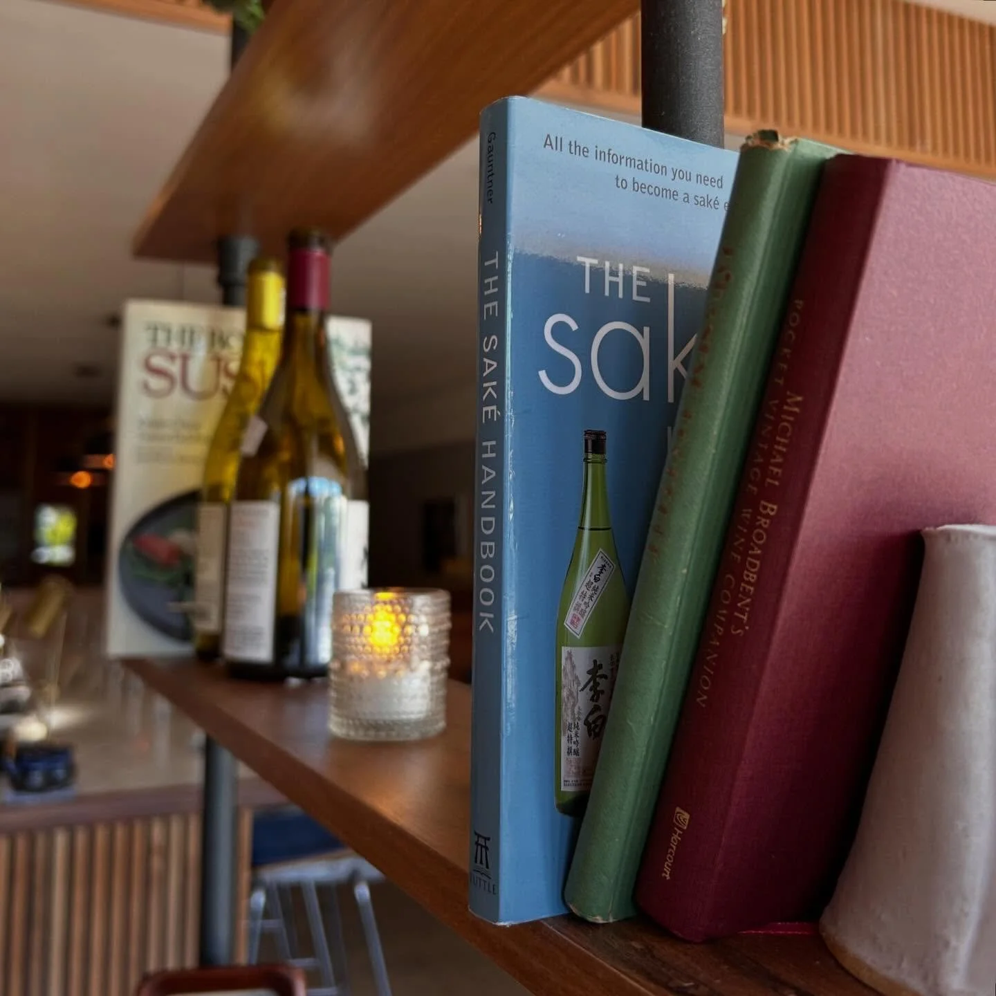 Looking for a chill, classy dinner? Look no further! We have every sushi and wine lovers dream here in the valley. Give us a call, or Book your reservation in the link in our bio.

#callme #sushi #wine #lowlights #venturablvd