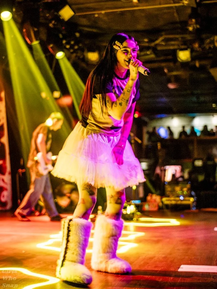 We were all angels with @beneemusic at @paradiserockclub Boston 🪽🪽

Review and photo gallery by our very own @megarten is live now at https://girlswhosnap.com

#benee #uranangelimjustparticles #alternative #indie #bostonmusic