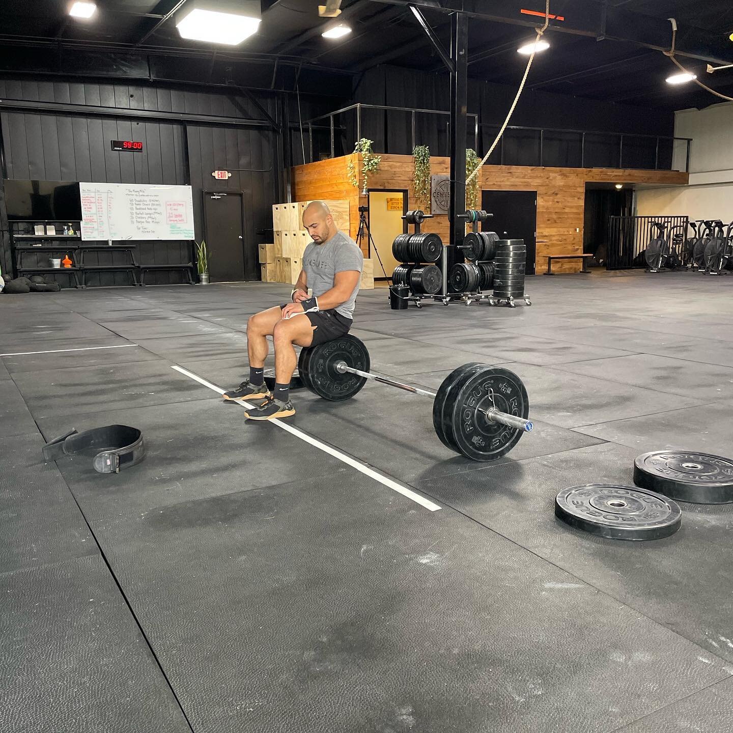 Up next, Semifinals!! 

Now the real work starts🥵LETS GO!!

#offsetfitness #centeredcrossfit #crossfitsemifinals