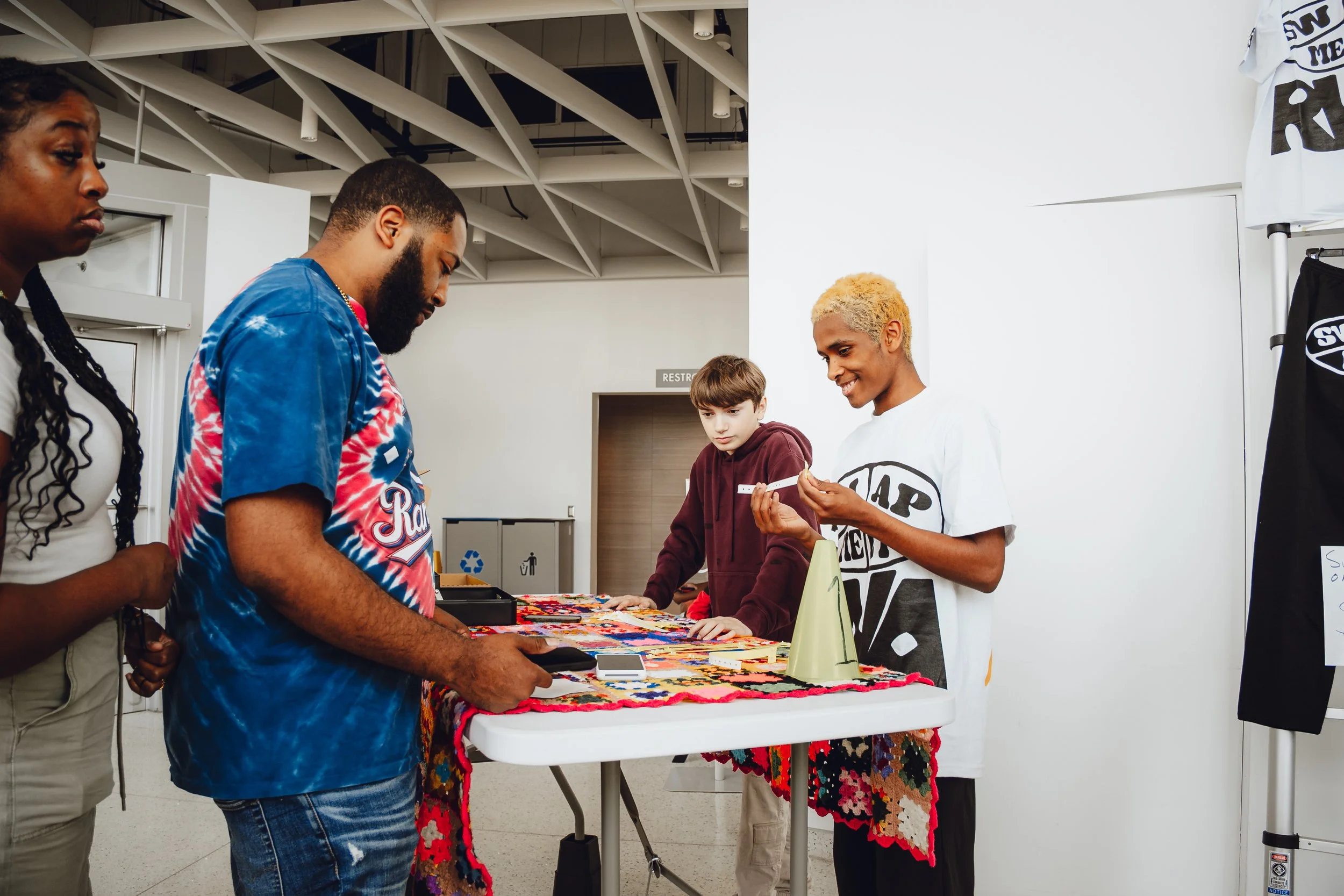 SWAPMEET 3_30-103.JPEG