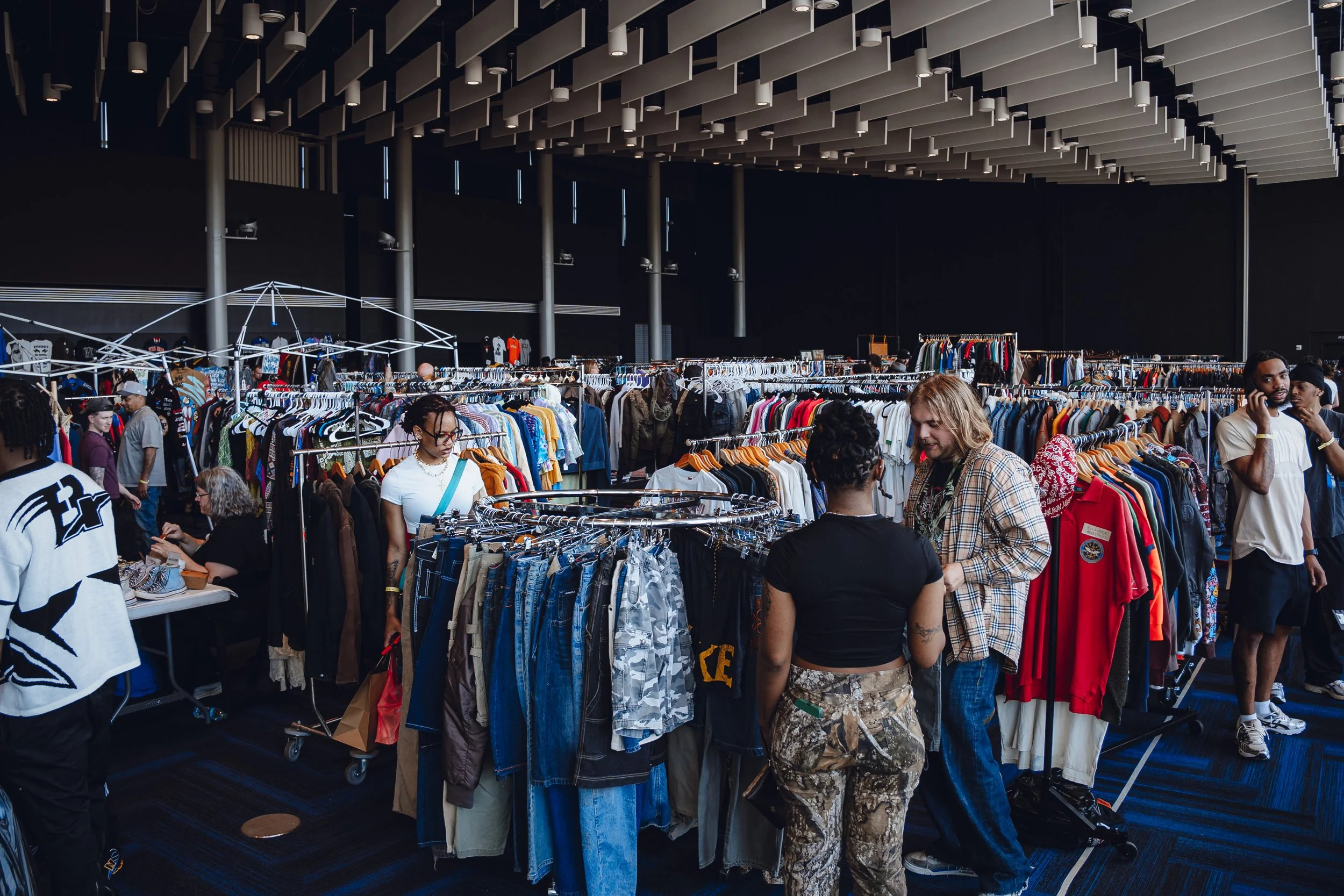 SWAPMEET 3_30-128.JPEG