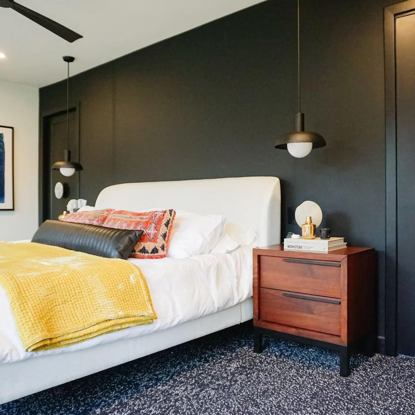 This primary suite in Prairie Village is stunning. We worked to execute an awesome design by @kalibuchananinteriordesign - all the details are so perfect in their simplicity. 

Can you spot the common theme throughout?

We love all the custom hardwar