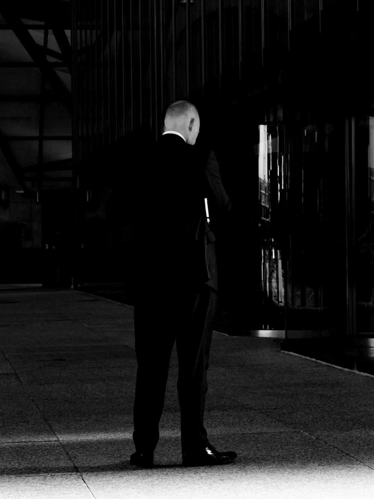 No color needed.

#Fotograf&iacute;aDeCalle #BlancoYNegro #Fotograf&iacute;aUrbana #Toronto #Fot&oacute;grafaMexicana #Fotograf&iacute;aDeViaje #CalleYLuz #CanonMexico #24_105mm #StreetPhotography #BNWPhotography #UrbanStories #TravelPhotographer #St