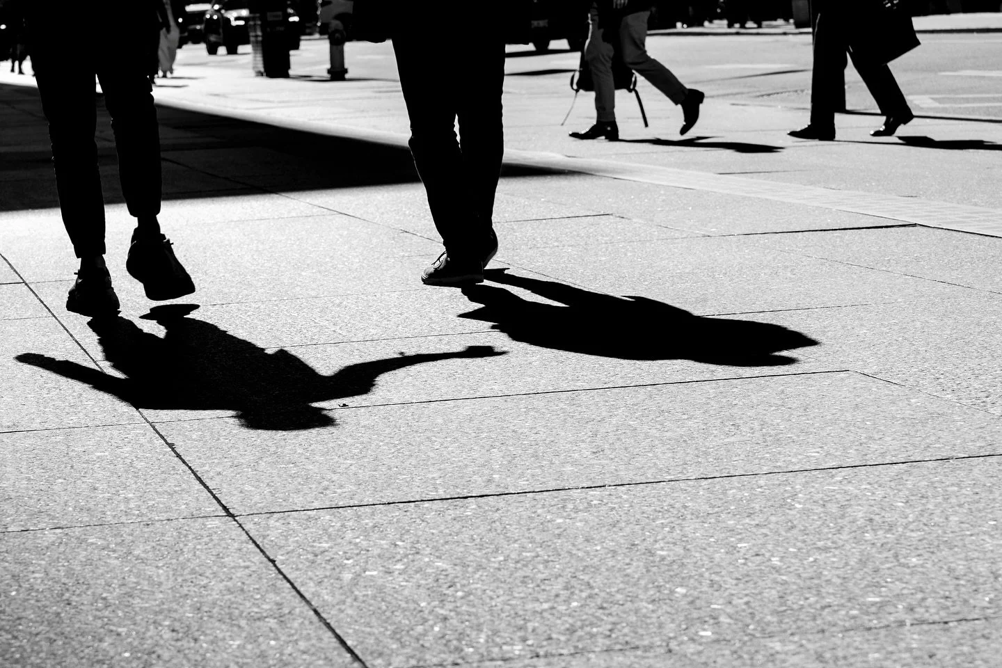 Jugando con las sombras en el distrito financiero de Toronto.

#Fotograf&iacute;aDeCalle #BlancoYNegro #Fotograf&iacute;aUrbana #Toronto #Fot&oacute;grafaMexicana #Fotograf&iacute;aDeViaje #CalleYLuz #CanonMexico #24_105mm #StreetPhotography #BNWPhot