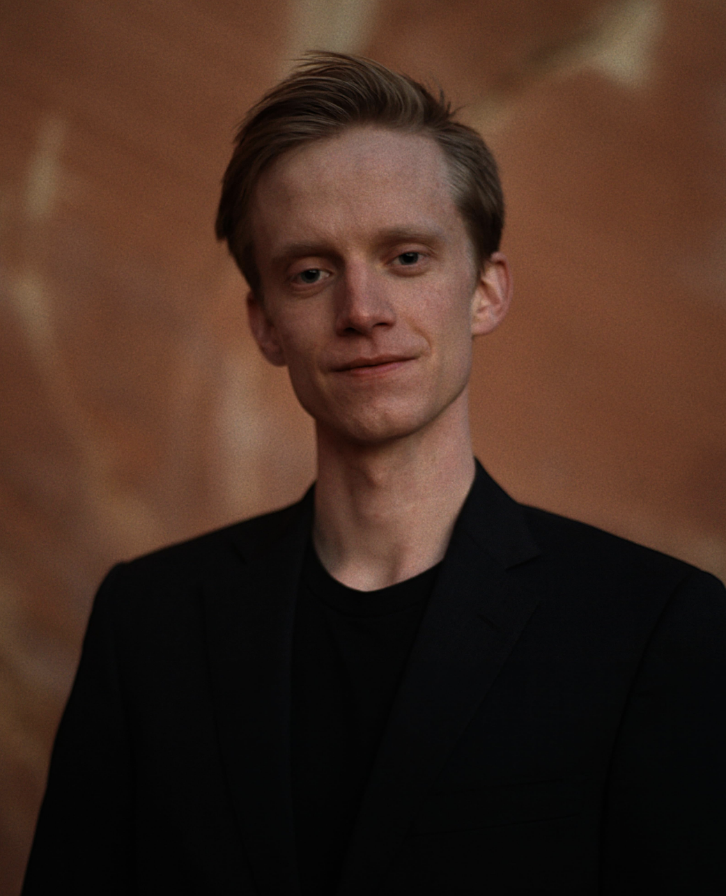 Steven Bartholomew headshot.png