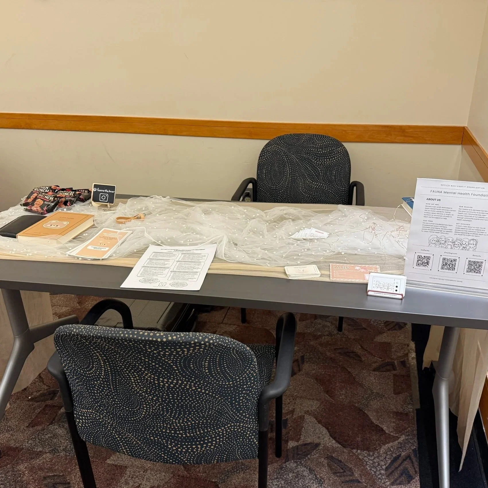 FAUNA table at the Bellevue Library Community Court Resource Center
