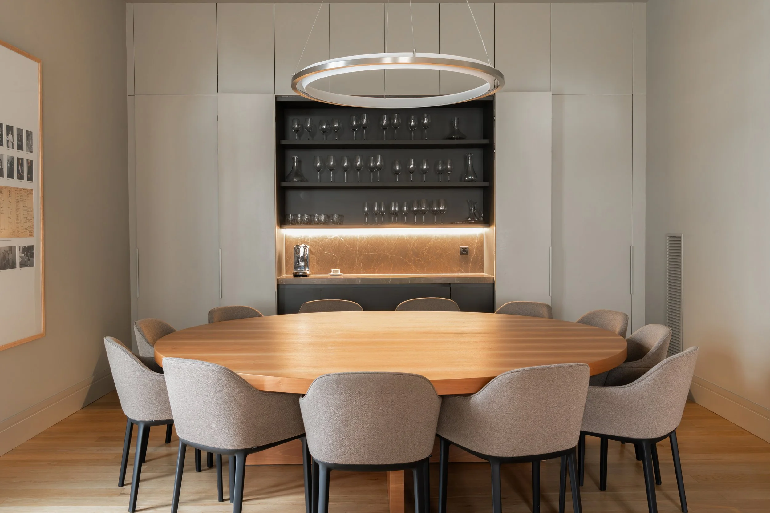 Sala de reuniones del campus Barcelona del IESE , de la Dirección General