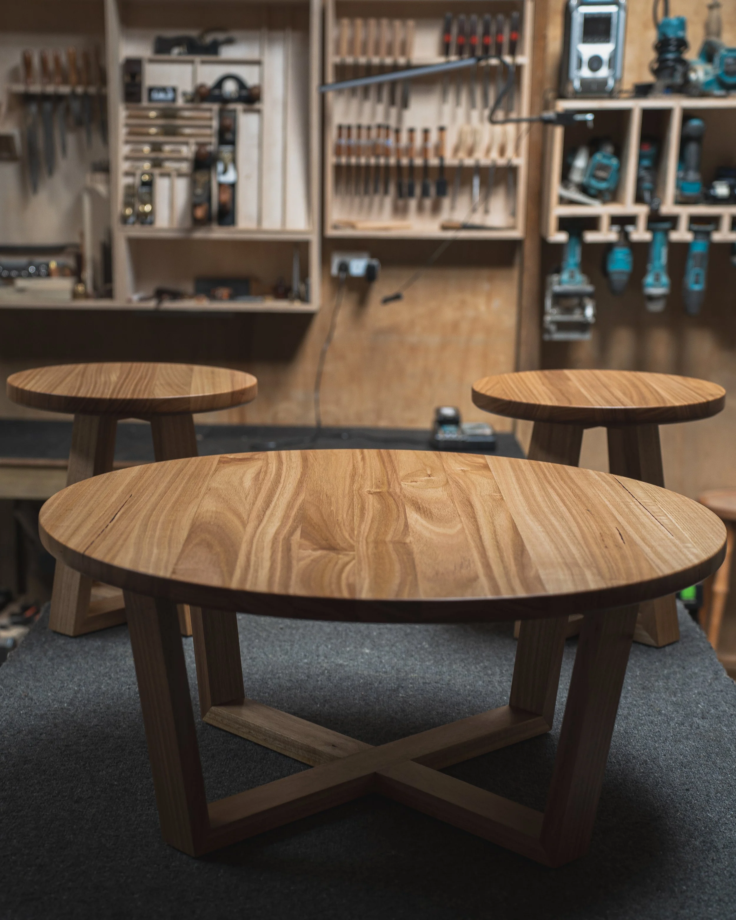 Lounge table set.