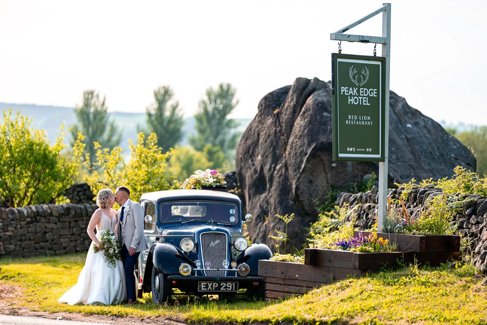 peak-edge-wedding-car