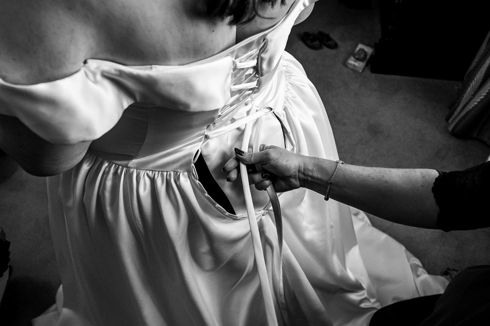 bridal-prep-dunston-hall-chesterfield-wedding