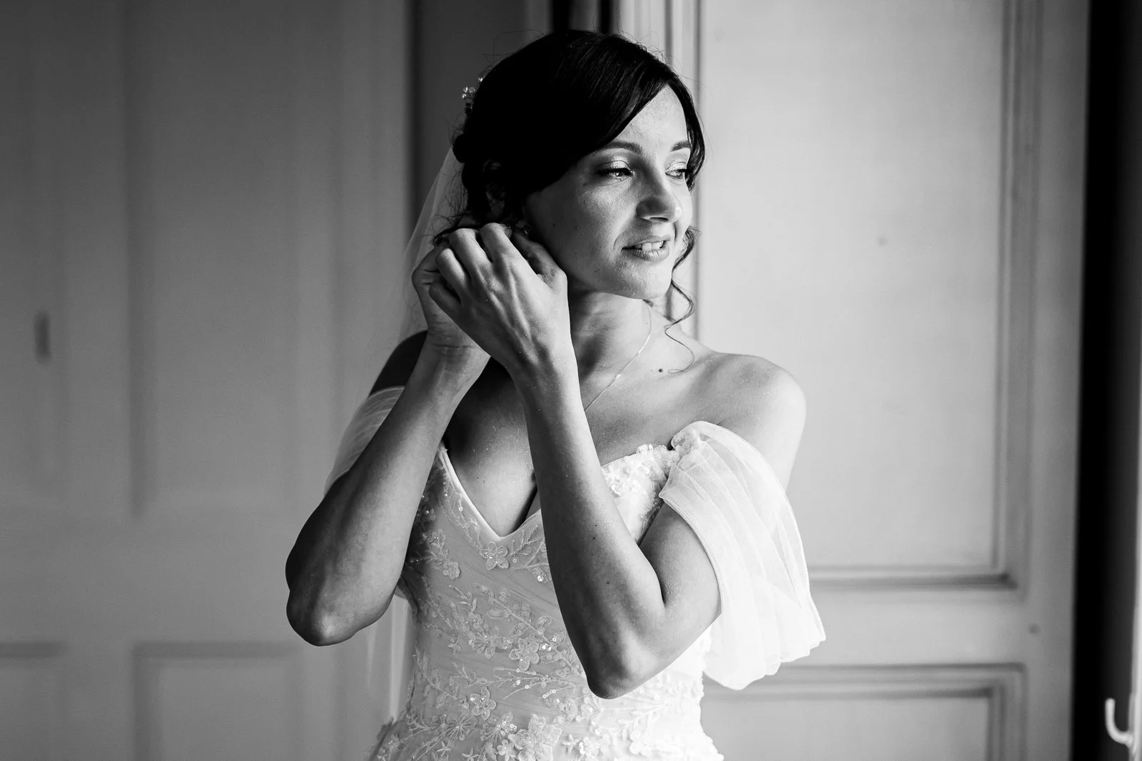 bride-at-shottle-hall-bridal-suite