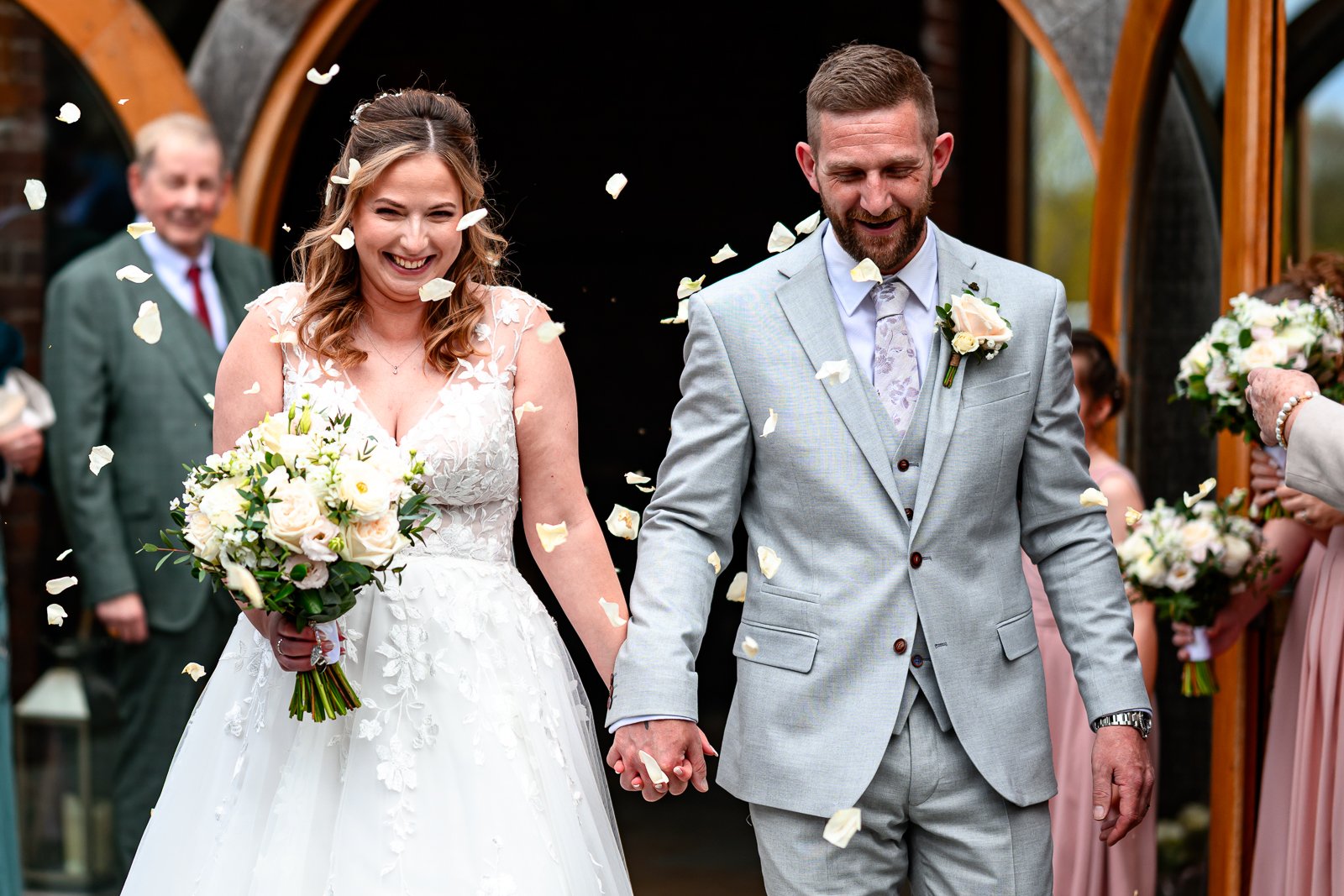confetti-at-hazel-gap-wedding