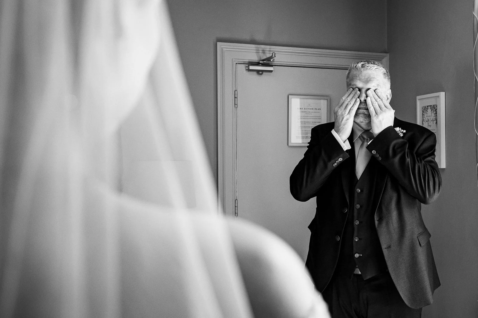 father-of-the-bride-cockliffe-house