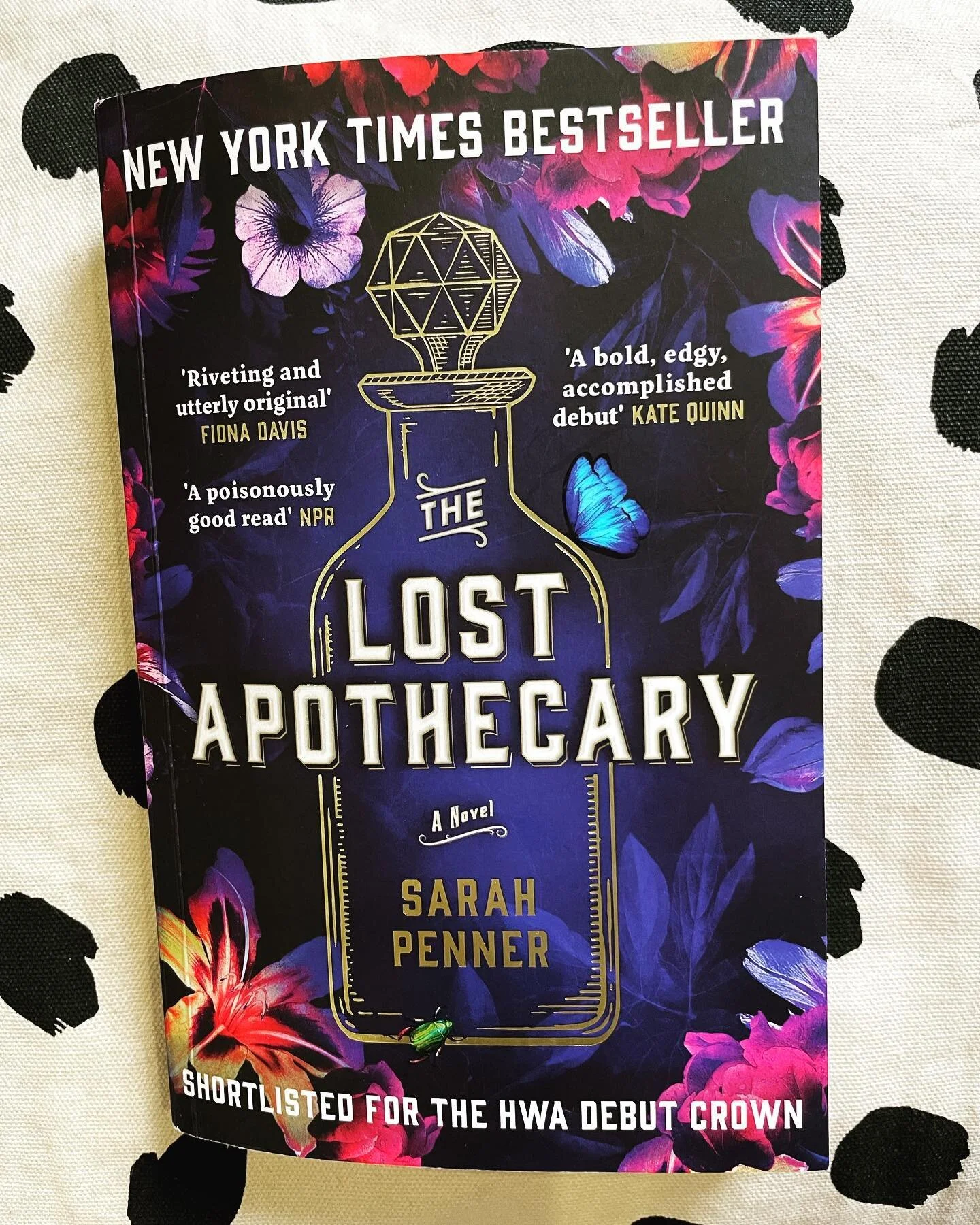 Latest read 📚 

Loved this and finished it in just a few days, some of the reviews on Goodreads are a touch savage but we can&rsquo;t all love the same stuff - right?!

The story flits between modern day and the 1700&rsquo;s and focuses around an Ap