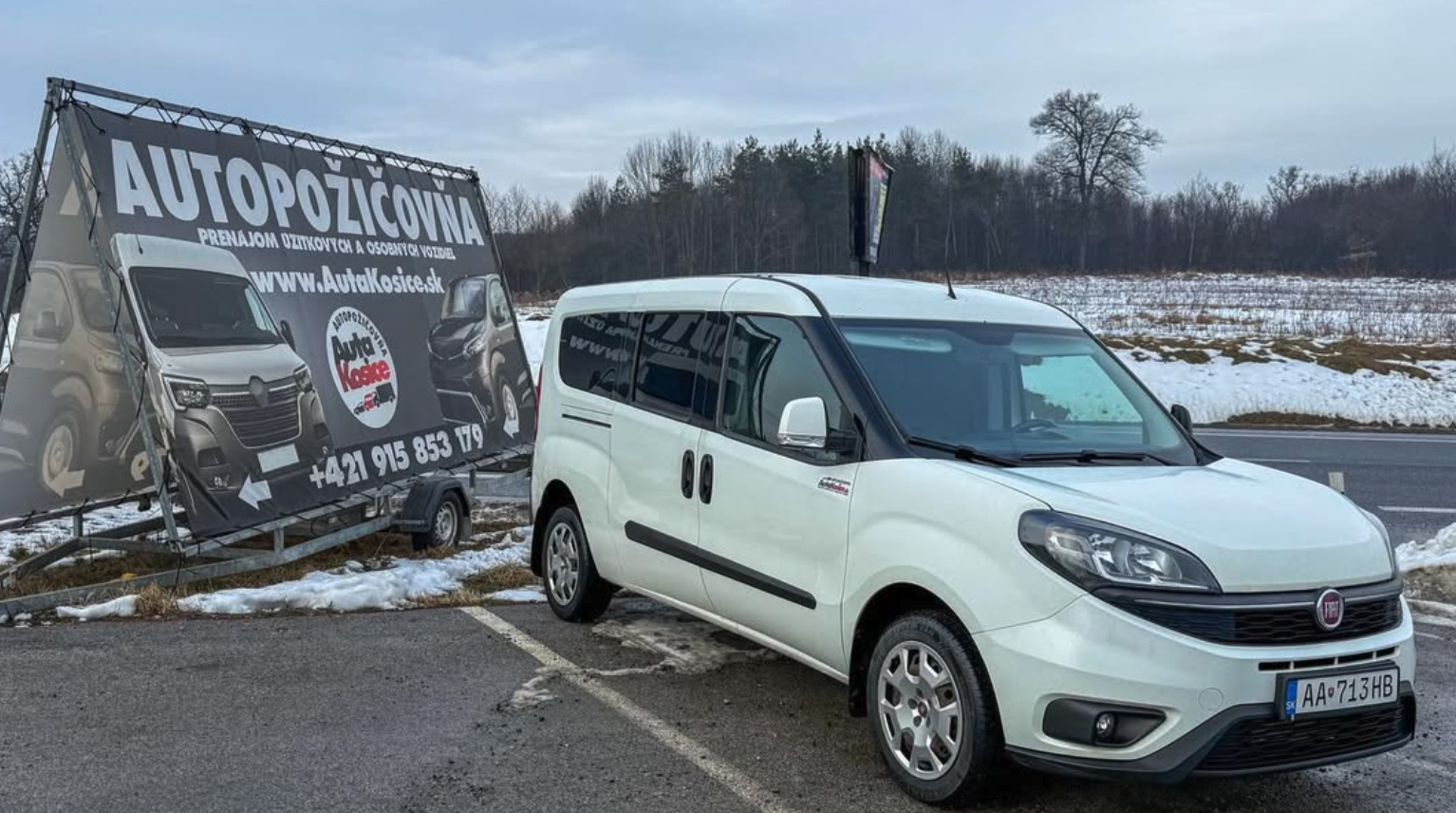 🚗 Fiat Doblò MAXI – všestranné 5-miestne MPV  Hľadáš praktické rodinné auto, ktoré zvládne každodenné jazdenie, výlety aj viac batožiny? Fiat Doblò Maxi je ideálna voľba.