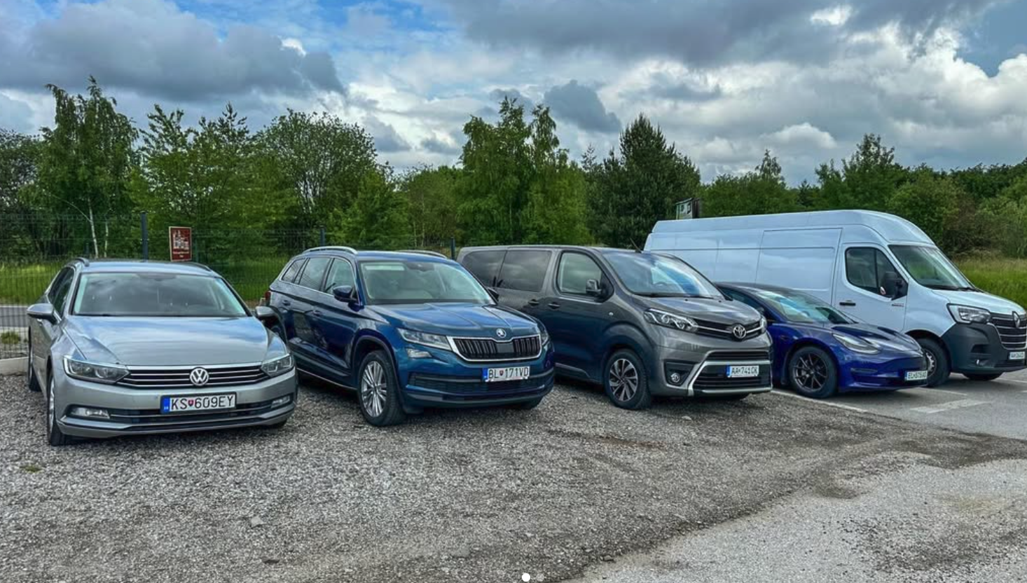 Široký výber vozidiel na prenájom: • osobné • dodávky • mikrobusy Nechajte si vypracovať cenovú ponuku na mieru presne podľa Vašich požiadaviek. www.AutaKosice.sk