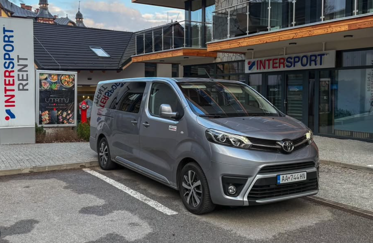 Prenájom mikrobusov Košice – Toyota Proace Verso 2025  Plánujete výlet, dovolenku, svadbu alebo firemnú akciu? Naše nové mikrobusy Toyota Proace Verso AUTOMAT sú pripravené vyraziť s vami kamkoľvek – po Slovensku aj do zahraničia.