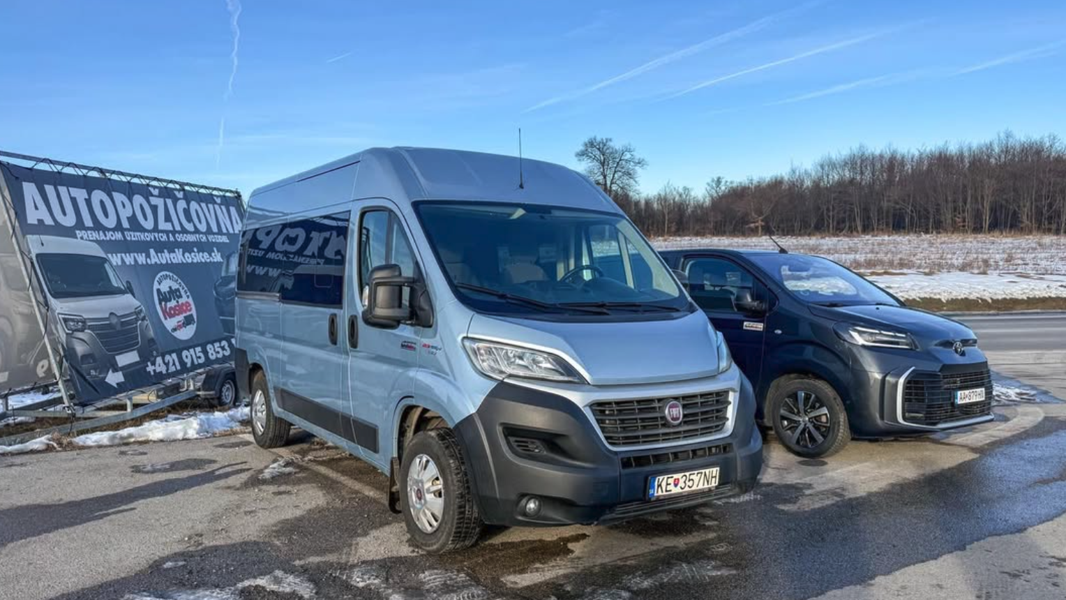 🚐 Mikrobusy, na ktoré sa môžeš spoľahnúť  Rodinný výlet, firemná akcia, lyžovačka, chata či letisko? Naše mikrobusy sú pripravené vyraziť hneď.