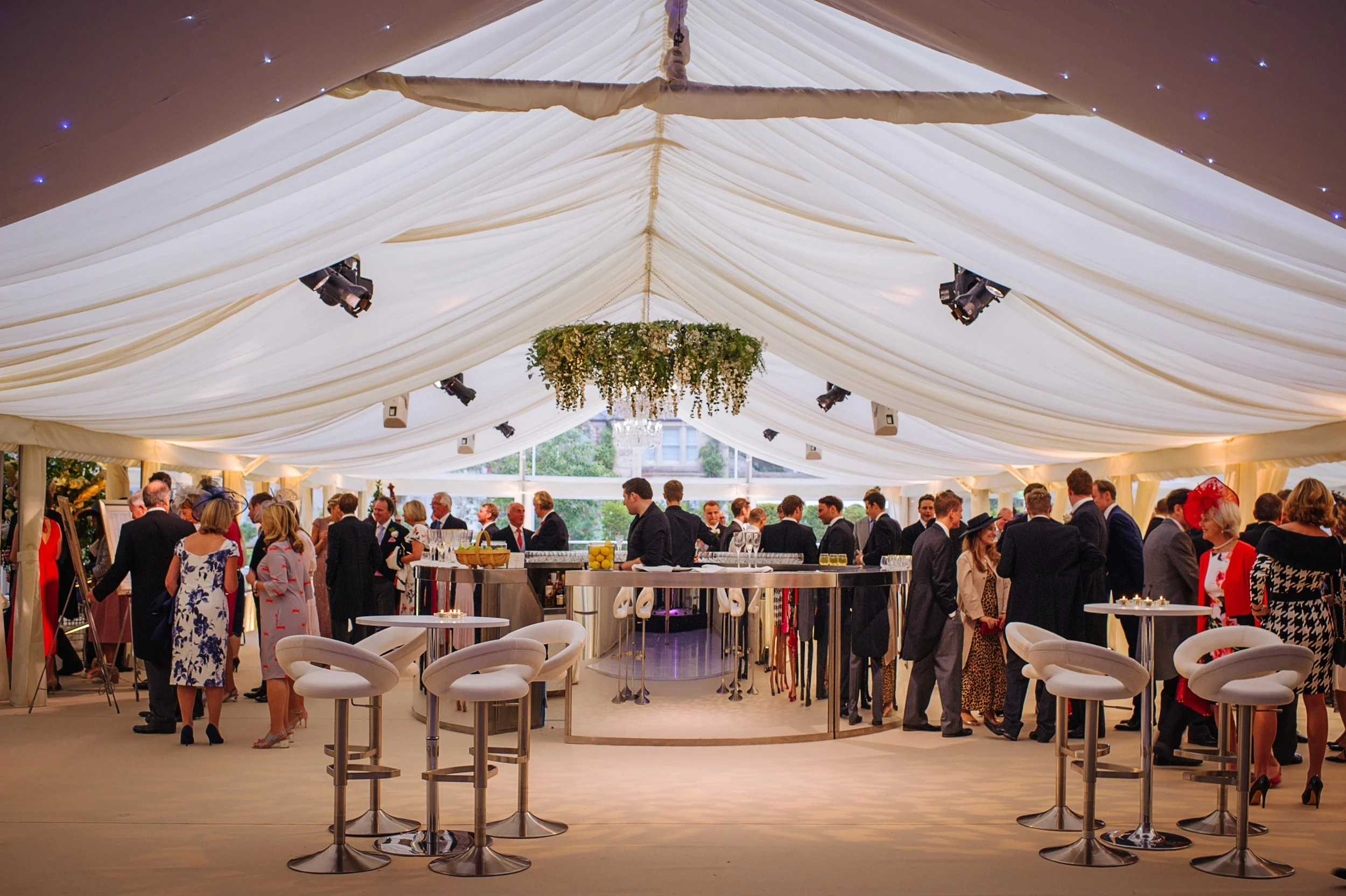 Round Mirror Bar with Poser tables