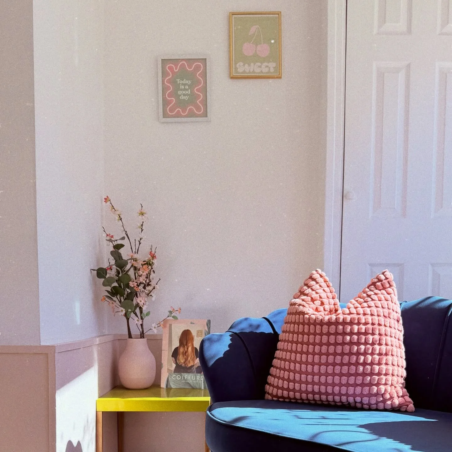 Warminster in autumn 🍂 🍁 

#AutumnLight #GoldenHourMagic #SeasonalStillness #SunlitSpaces #InteriorInspo #SalonVibes #CozyCorners #FallingForFall #ChasingLight #InteriorSerenity #AestheticSpaces #AutumnMood #GoldenGlow 
#AutumnLight #GoldenHourGlow