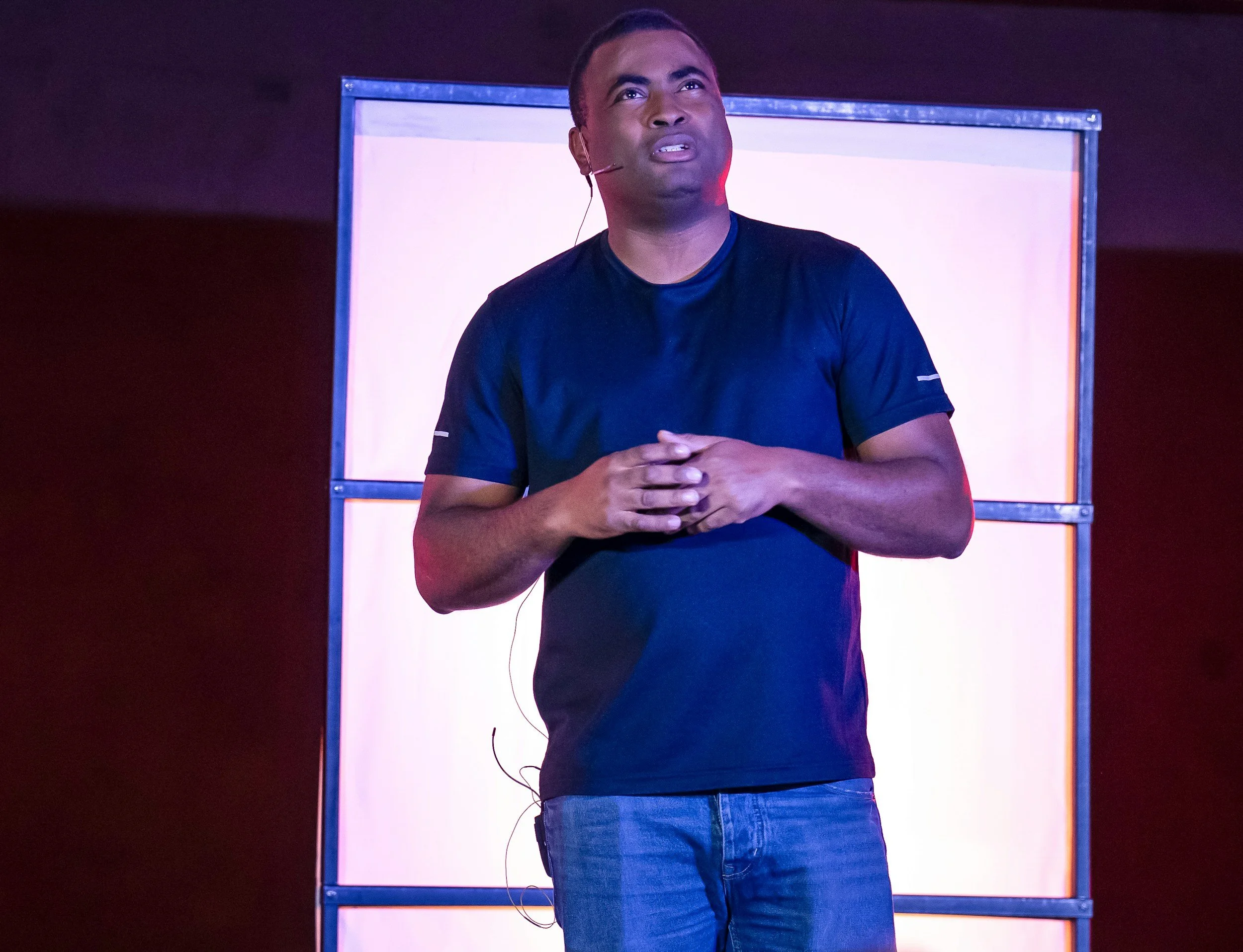 How to Use AI for Storytelling and Narrative Building in Speeches