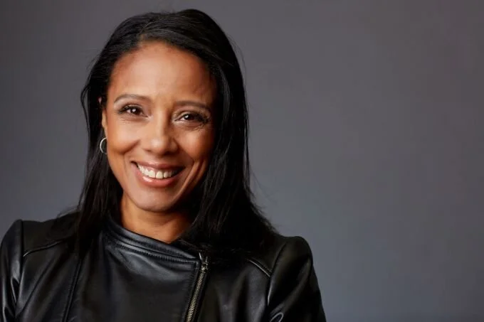 StanChart hires Kahina van Dyke as the Global Head for their CCIB Division.