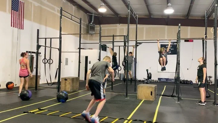 Thanks @summit_fit for hosting Kids Fit!! Feels good to get out and get moving after quarantine😅💪💗!! 11-15 yr olds in #grantspass come join us on Thursdays 3:30-4:15!! .
.
More info at www.kelseyjanecoaching.com
.
.
#kidsfit #kelseyjanecoaching #s