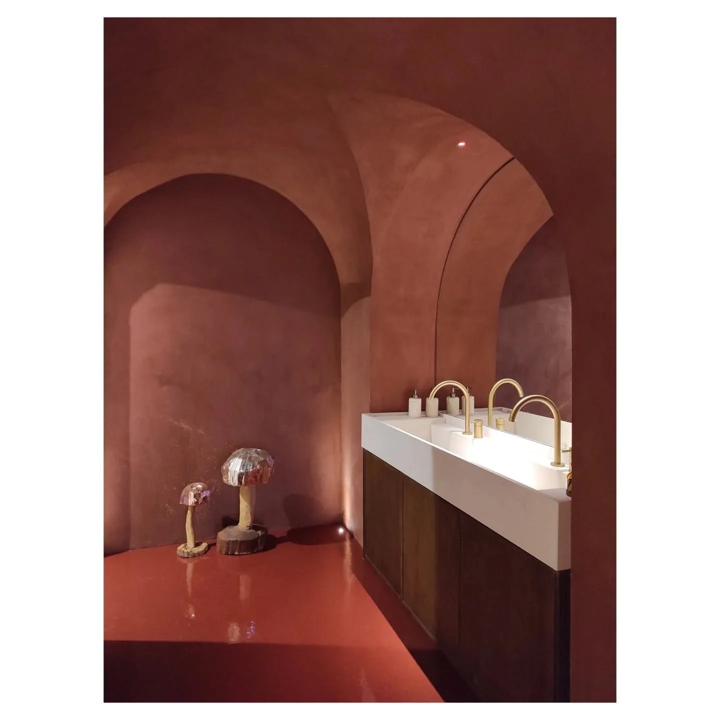 -EMI- 

OBRA TERMINADA (o casi)

&iexcl;Gracias a todos!

@rubenmosquero @m.a.millan
@cmcarquitectura_ @dac_madrid @michavilastudio @ecoclay @luz_y_ambiente @desarrollo_tecnico @decoracionamazonica
@kitchenconsult @michel_vecchi @misterpiro

#restaur