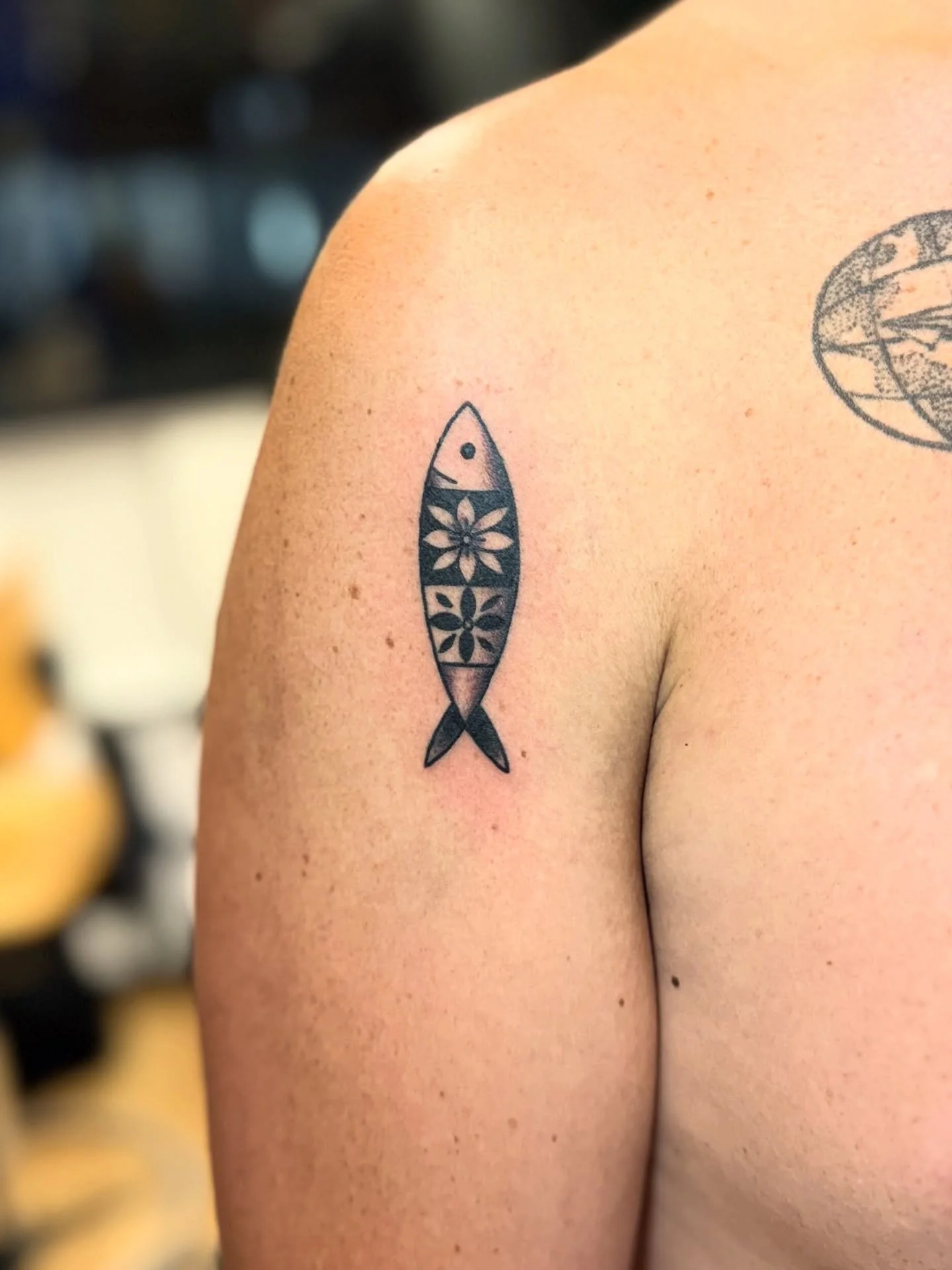 Porto souvenir 🐟🐟🐟 Bookings are always open! Checkout our new website and make your appointment right a way.
.
APPOINTMENTS ⋙ portofineline.com 
.
Send us your idea and let&rsquo;s talk about your project✨

________________________________________