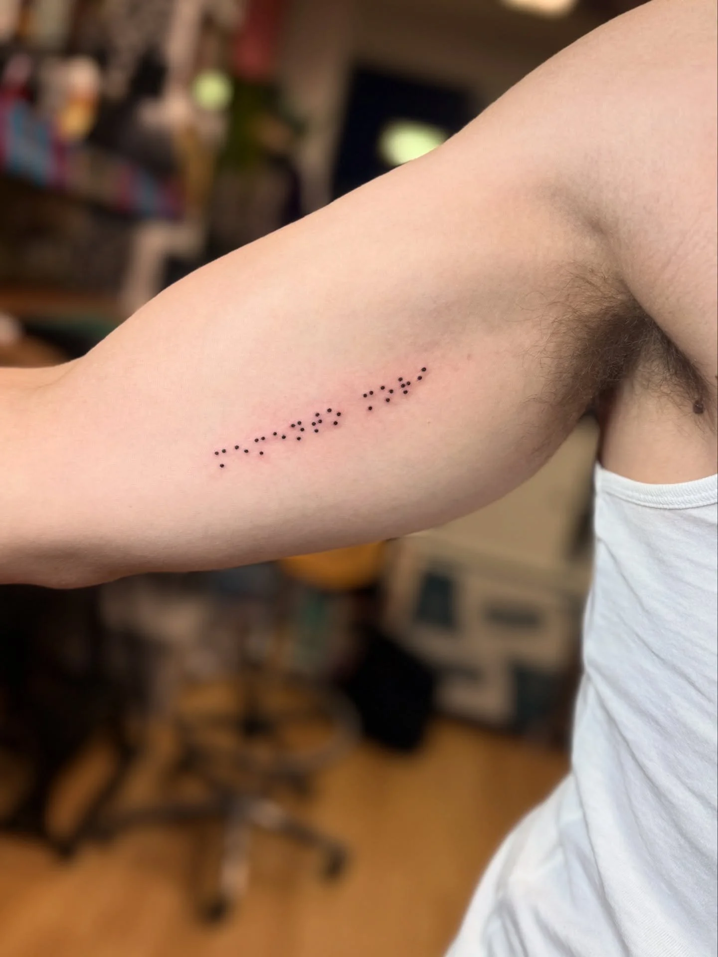 ⚫️⚫️⚫️ Braile tattoo. Estamos agendando os &uacute;ltimos hor&aacute;rios do ano! Checkout our website and make your appointment right a way.
.
APPOINTMENTS ⋙ portofineline.com 
.
Send us your idea and let&rsquo;s talk about your project✨

__________