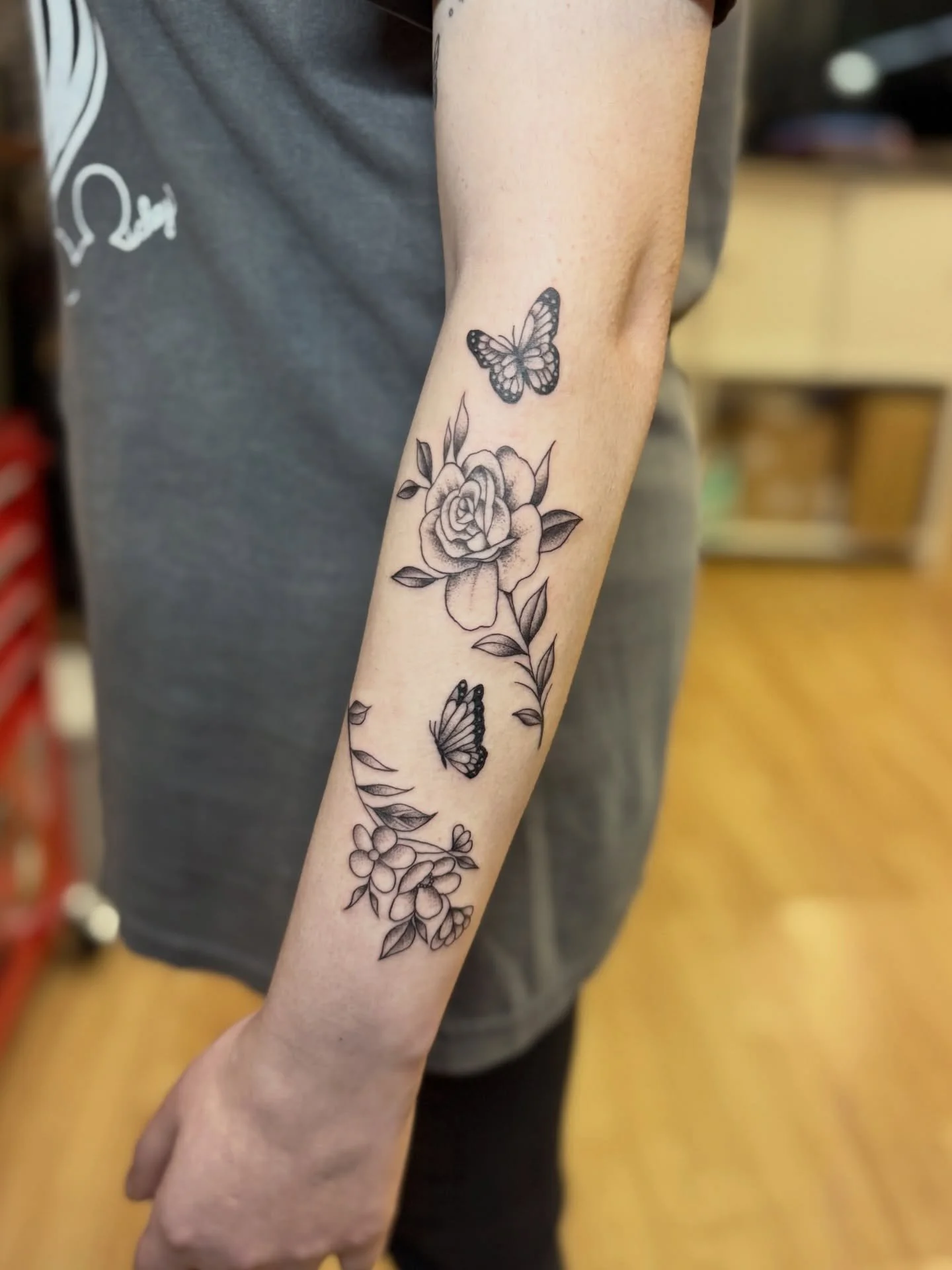 Bookings are always open! Checkout our website and make your appointment right a way.
.
APPOINTMENTS ⋙ portofineline.com 
.
Send us your idea and let&rsquo;s talk about your project✨

_______________________________________________

#portofineline #t