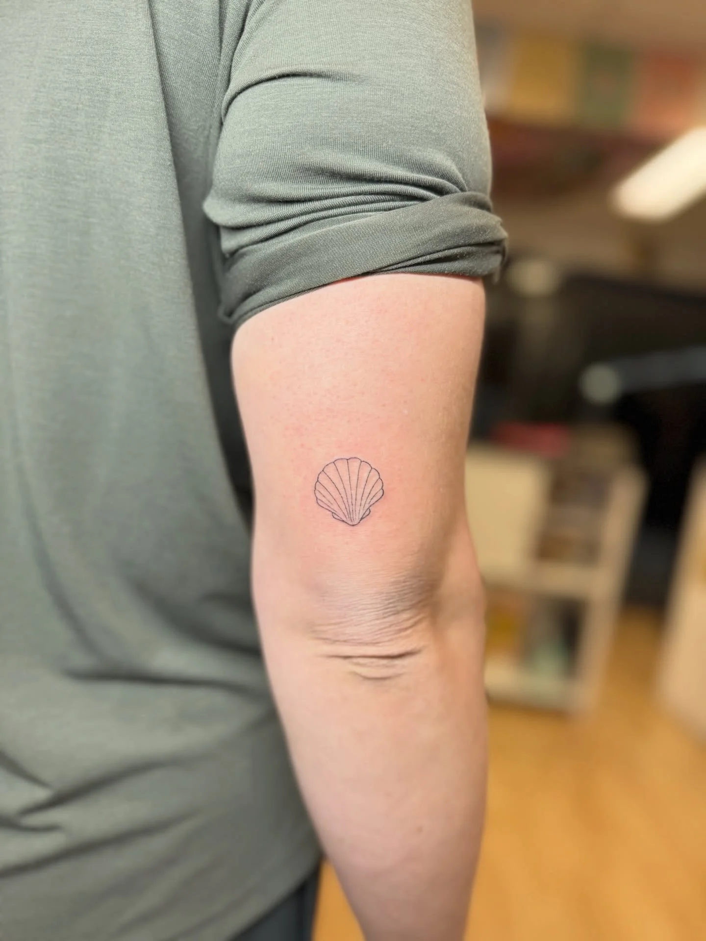 Bookings for april are open! Checkout our website and make your appointment right a way.
.
APPOINTMENTS ⋙ portofineline.com 
.
Send us your idea and let&rsquo;s talk about your project✨

_______________________________________________

#portofineline