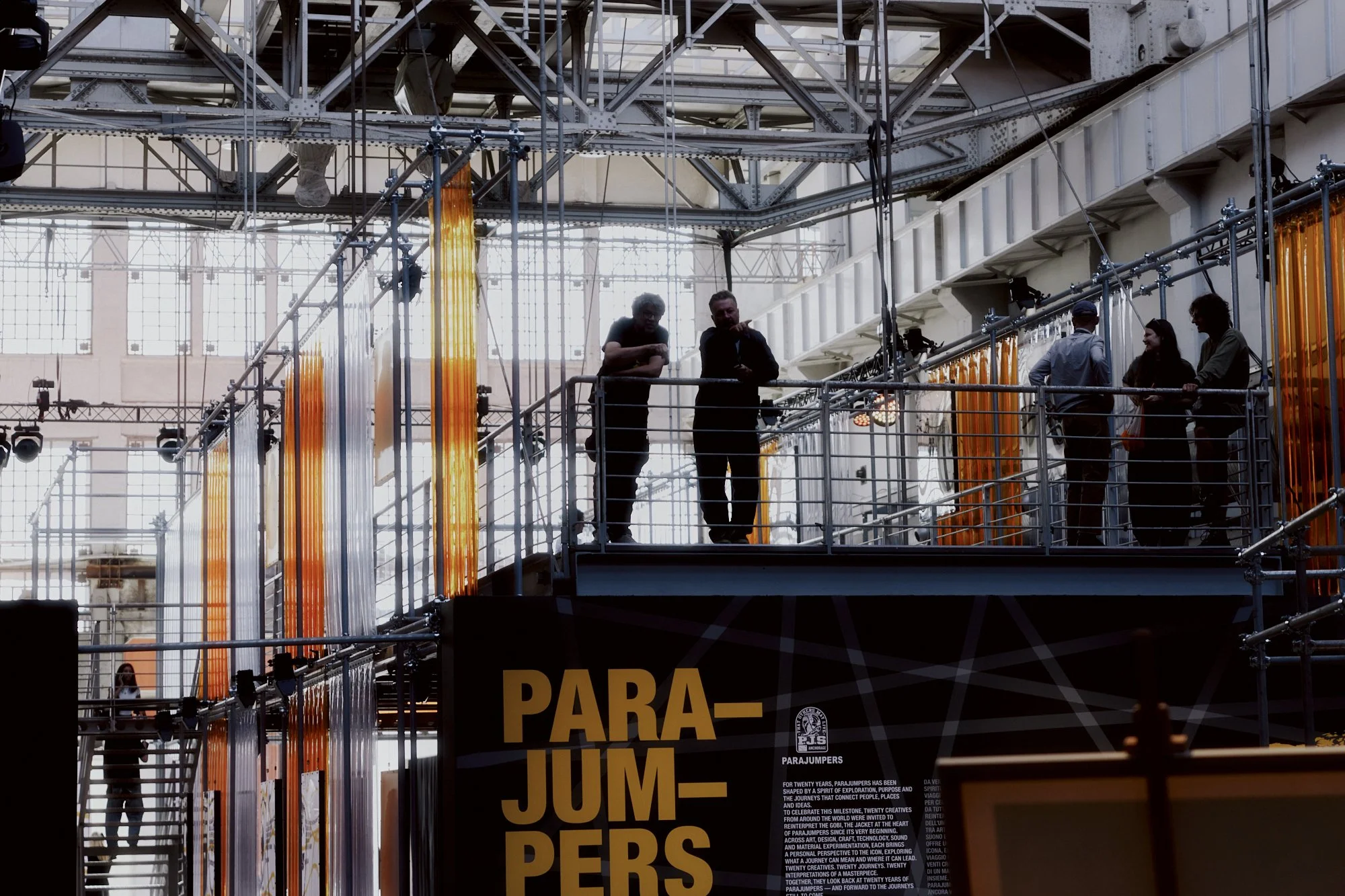 HiRes_260923_PARAJUMPERS_20TH_00413.jpg