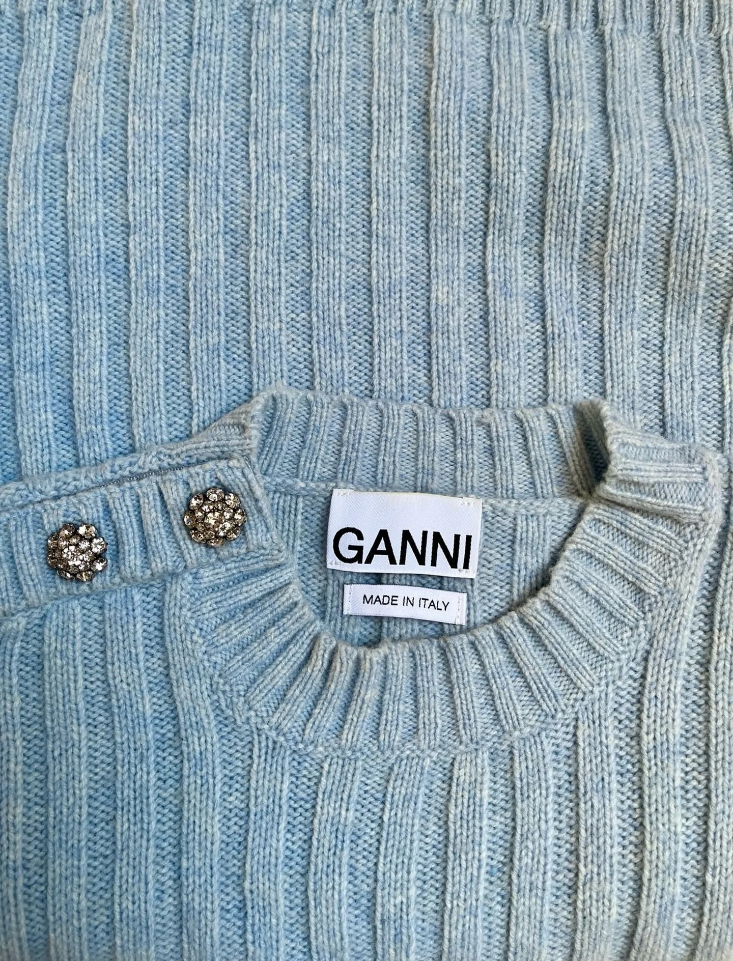 Icy blue with a touch of sparkles please 🩵🩵🩵

Preloved GANNI wool vest available at www.versa-aesthetics.com