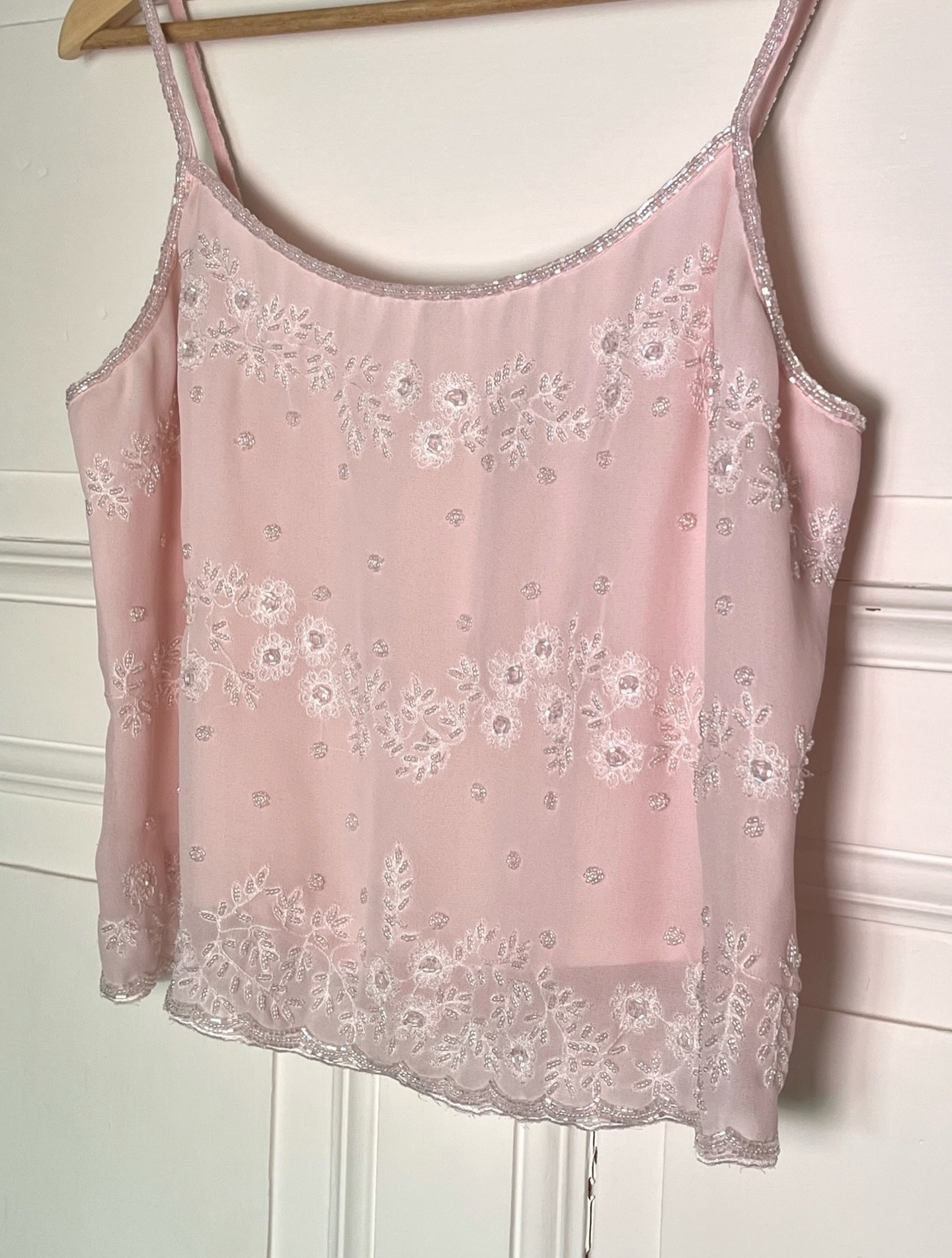 🌸🤍 Delicate sequins and pink shades arriving to the webshop this weekend 🤍🌸