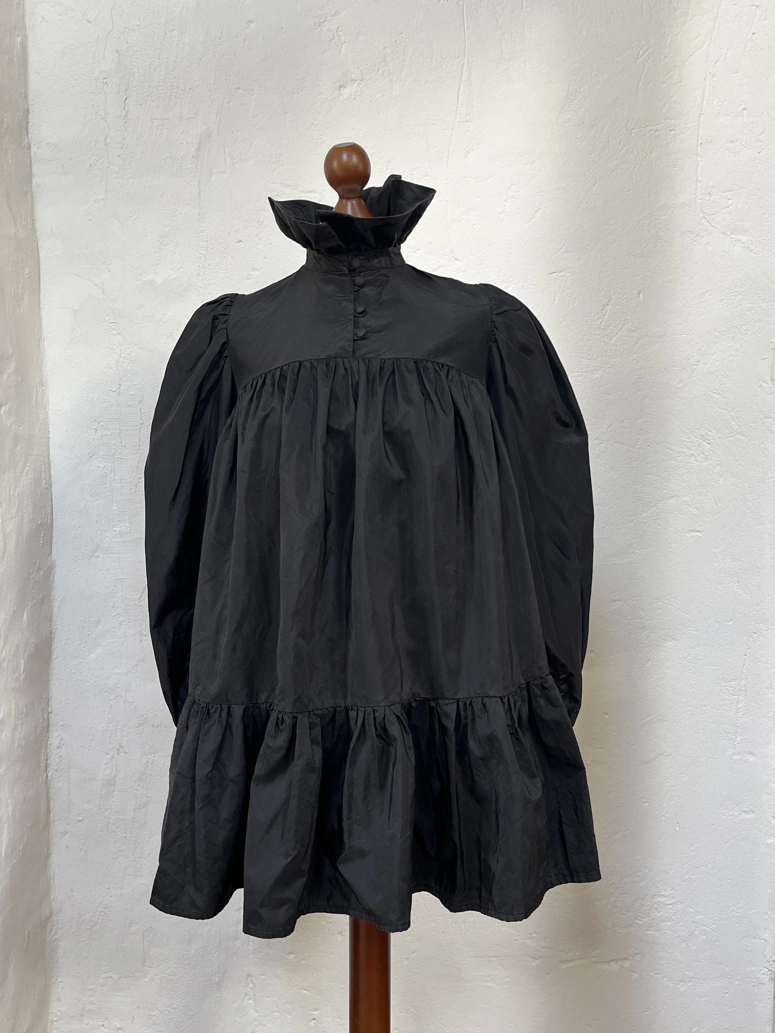 AVAVAV Silk Ruffle Dress