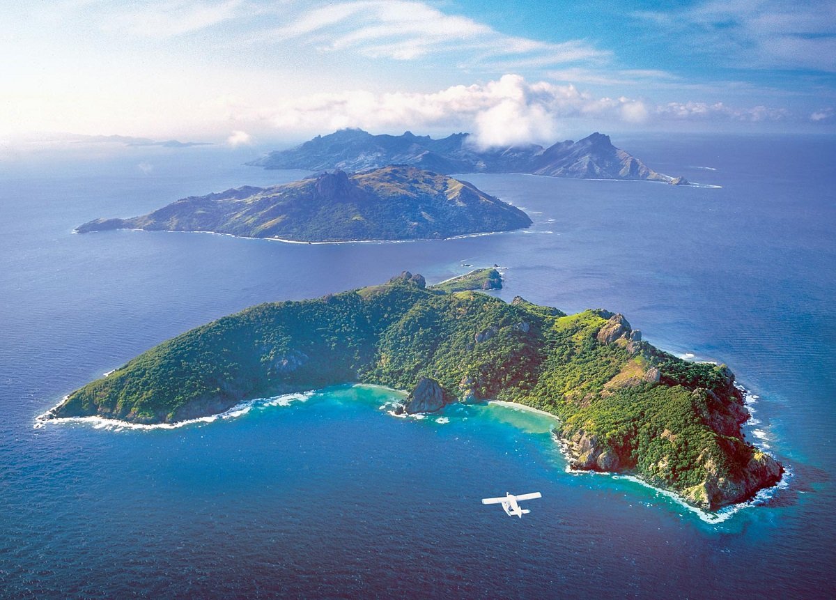 62c82dbd2239996b0bc42d16_There are over 300 islands in Fiji.jpeg