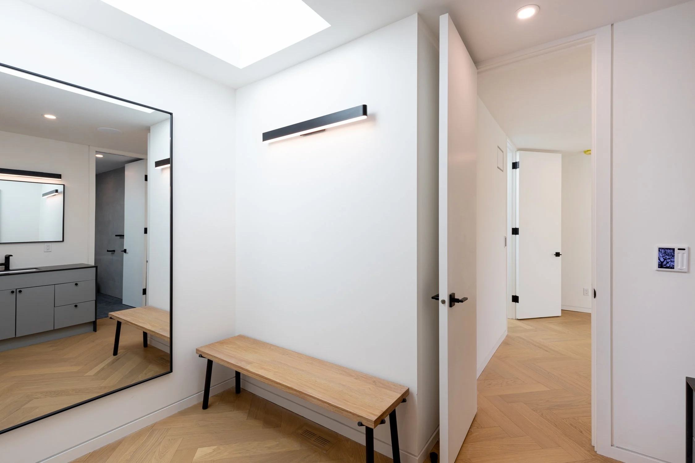 60 Jones ave - Dressing Room 3.jpg