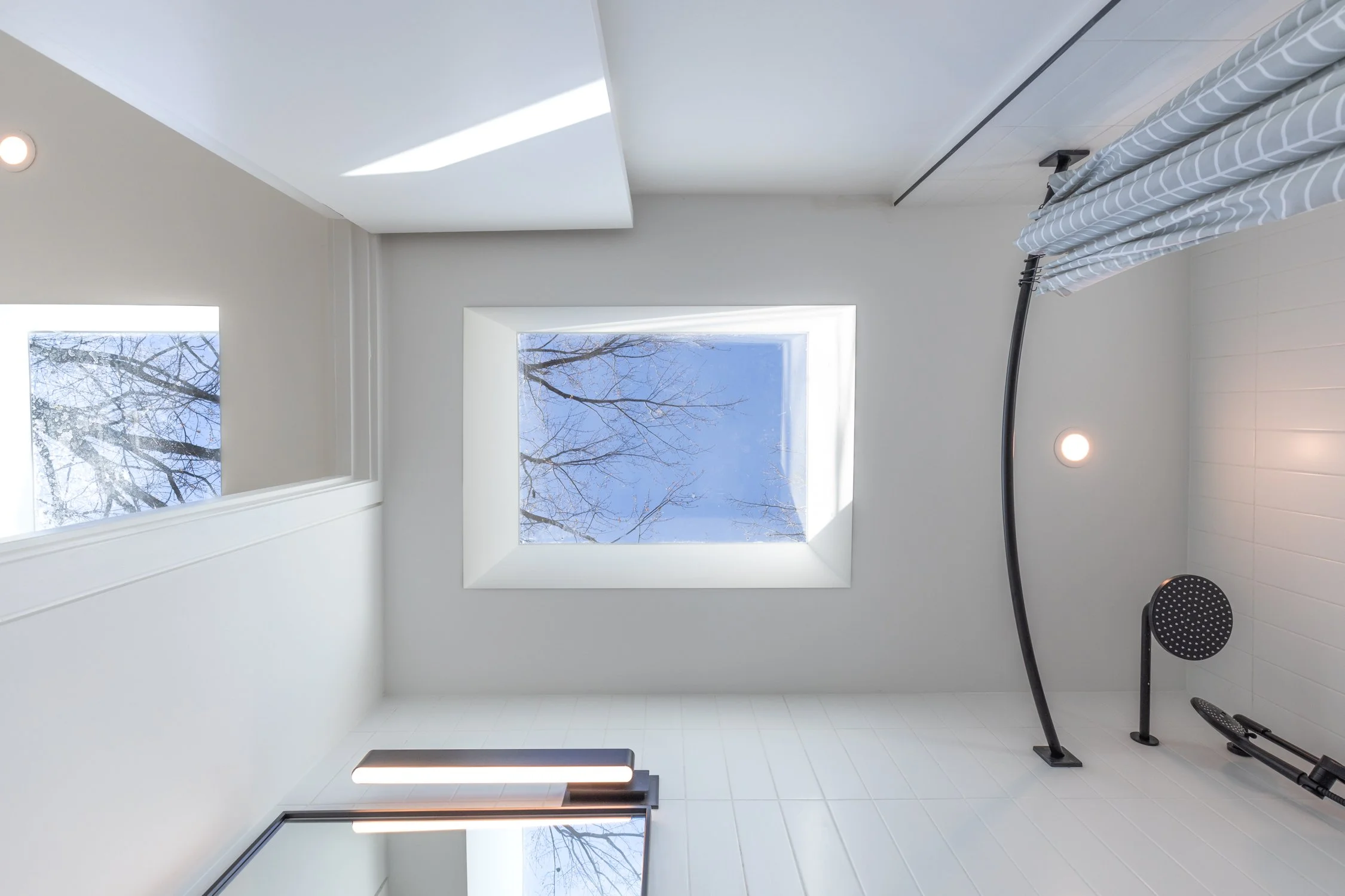 60 Jones ave - 2nd Bath 4.jpg