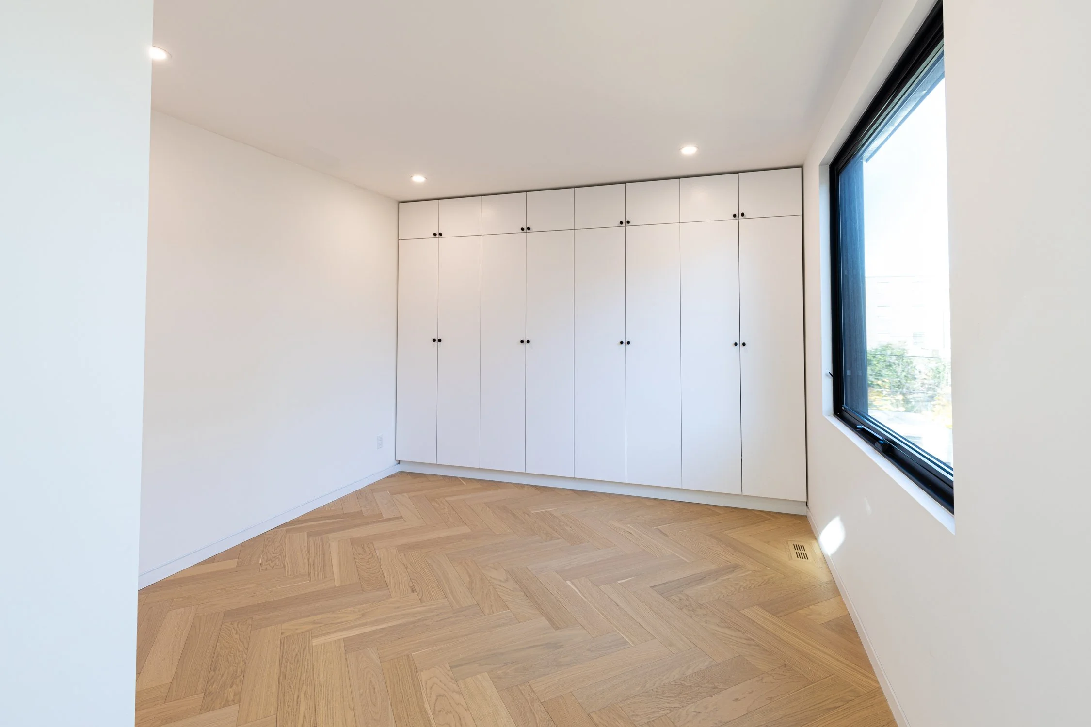 60 Jones ave - 2bd BR 1.jpg