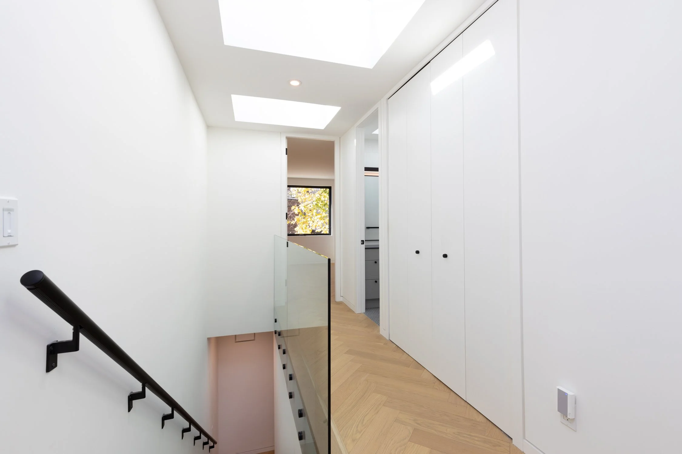60 Jones ave - Upstiars Hall.jpg