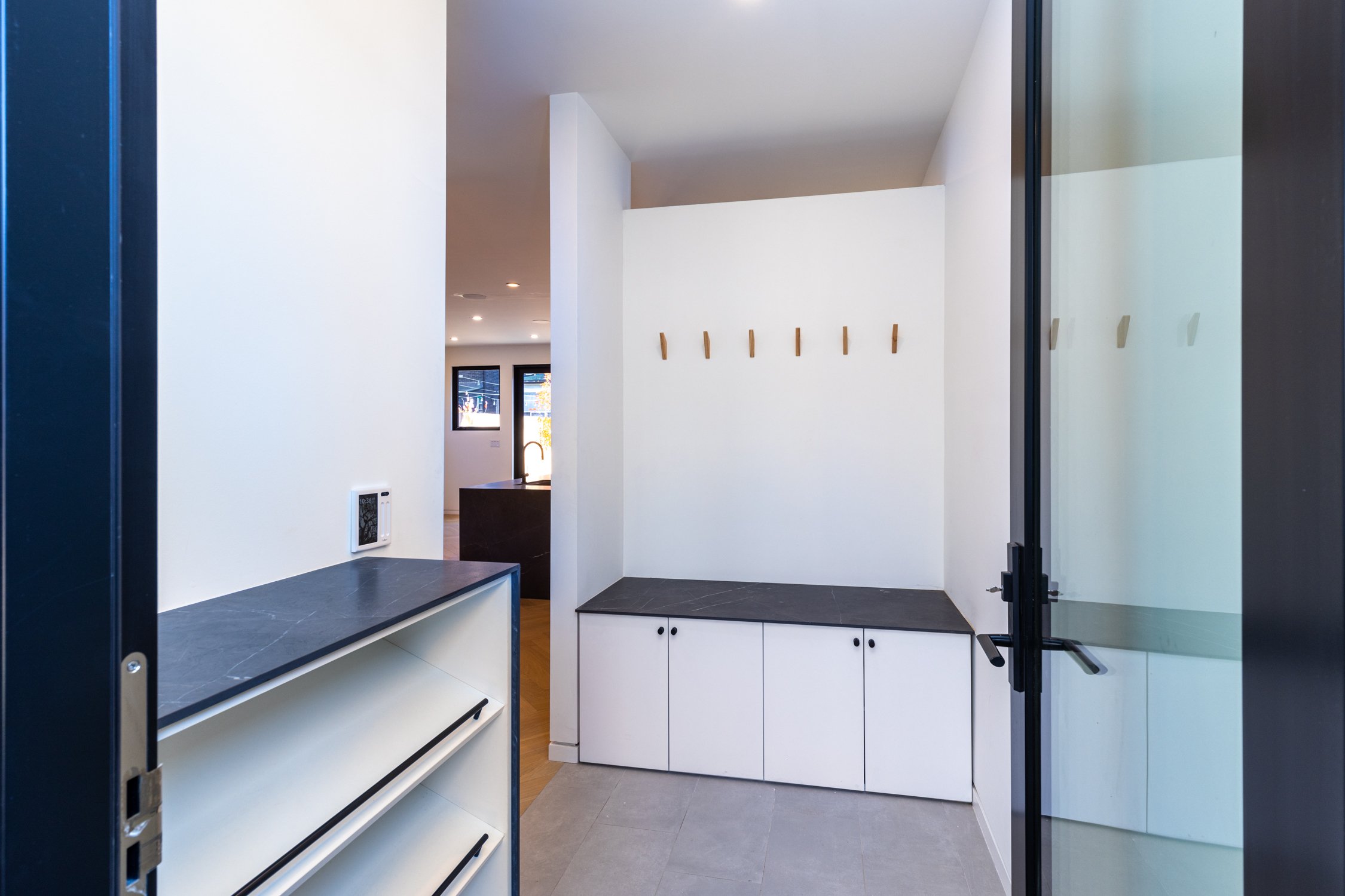 60 Jones ave - Mudroom 1.jpg