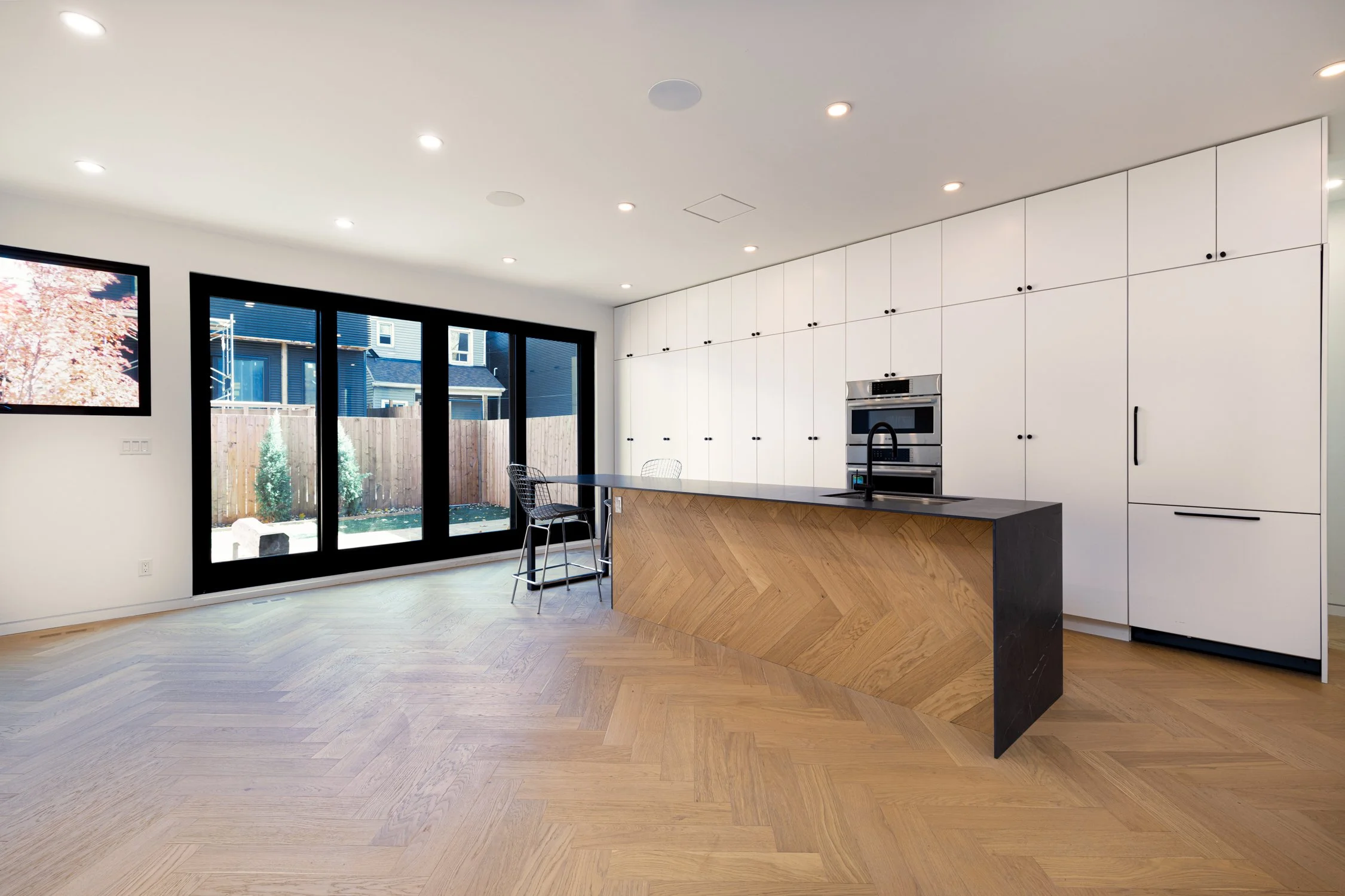 60 Jones ave - Great room 2.jpg