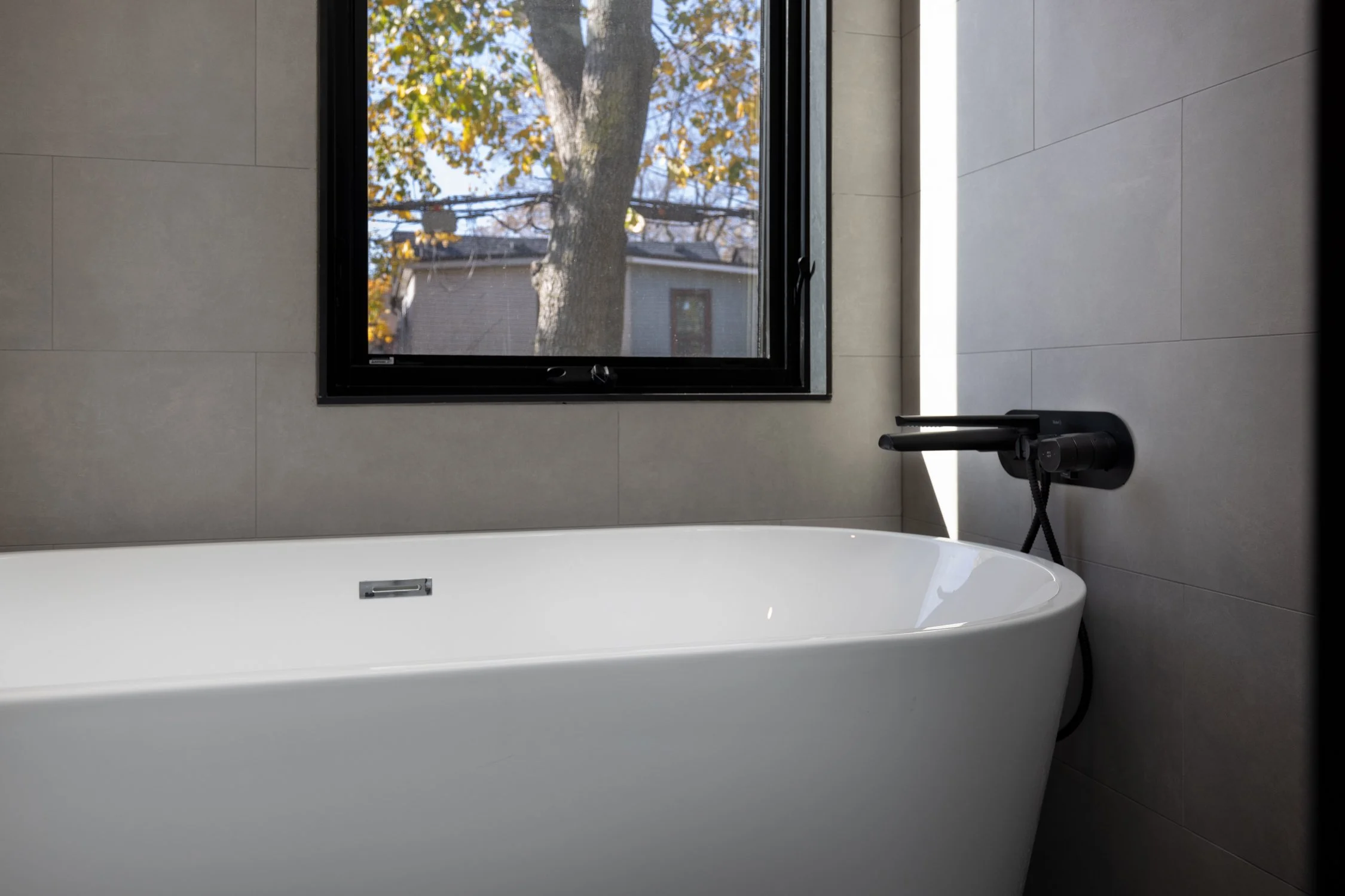 60 Jones ave - Principal EnSuite 3jpg.jpg