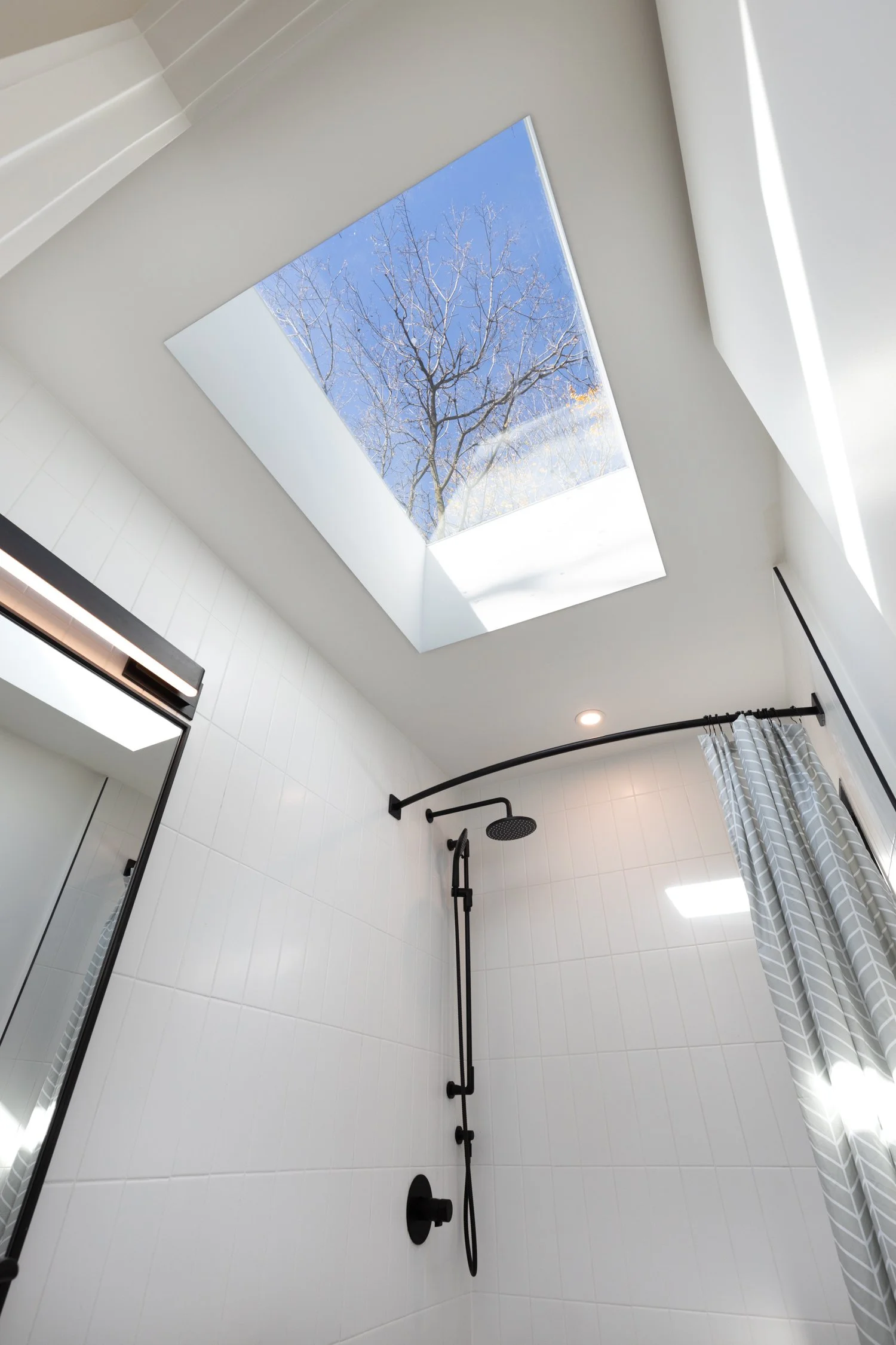 60 Jones ave -2nd Bath 3.jpg
