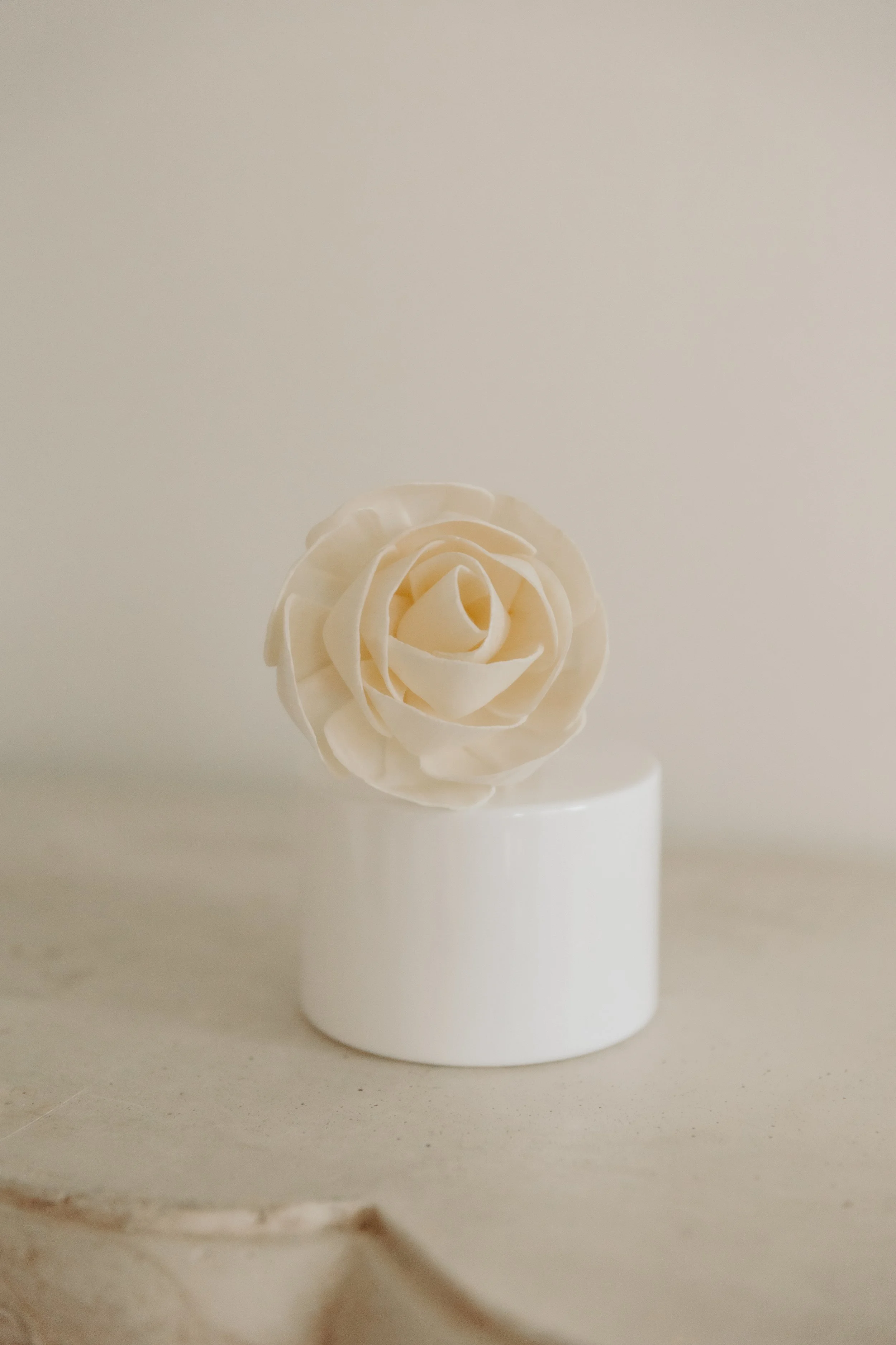 Lux Diffuser —glossy white