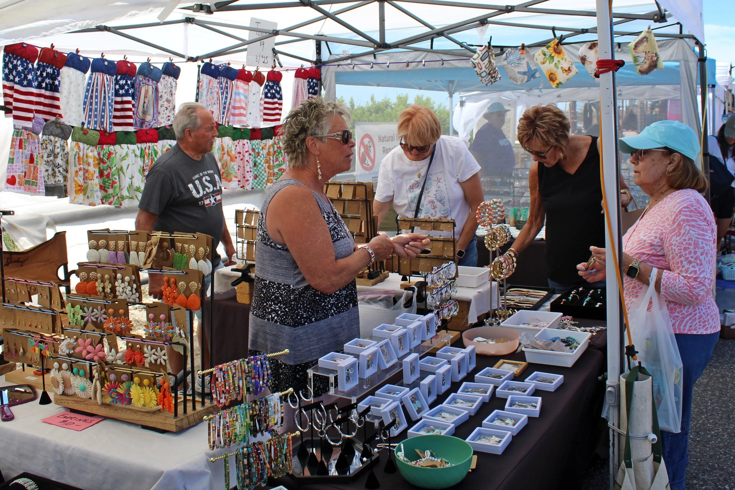 Shoppers-6.jpg