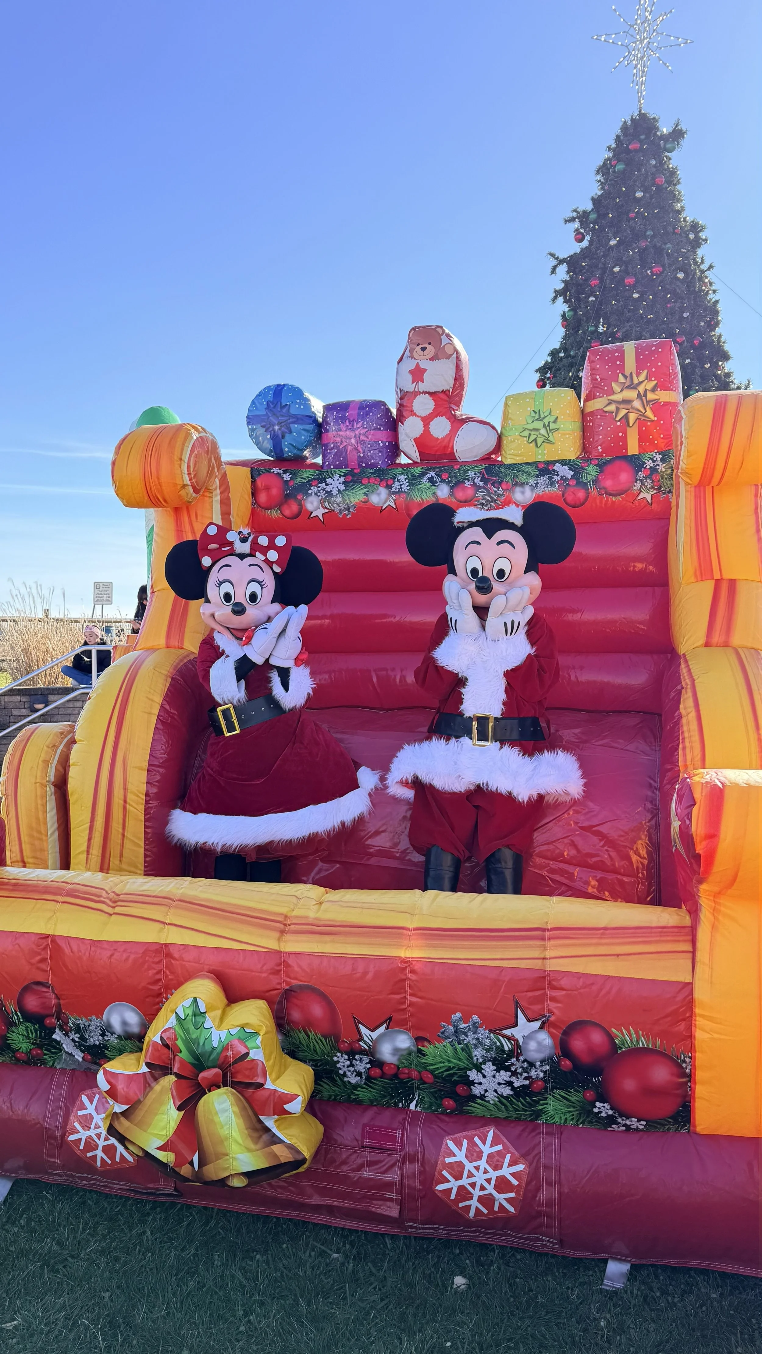 Sea Isle City Chamber Hosted Their Winter Village on November 28 & 29